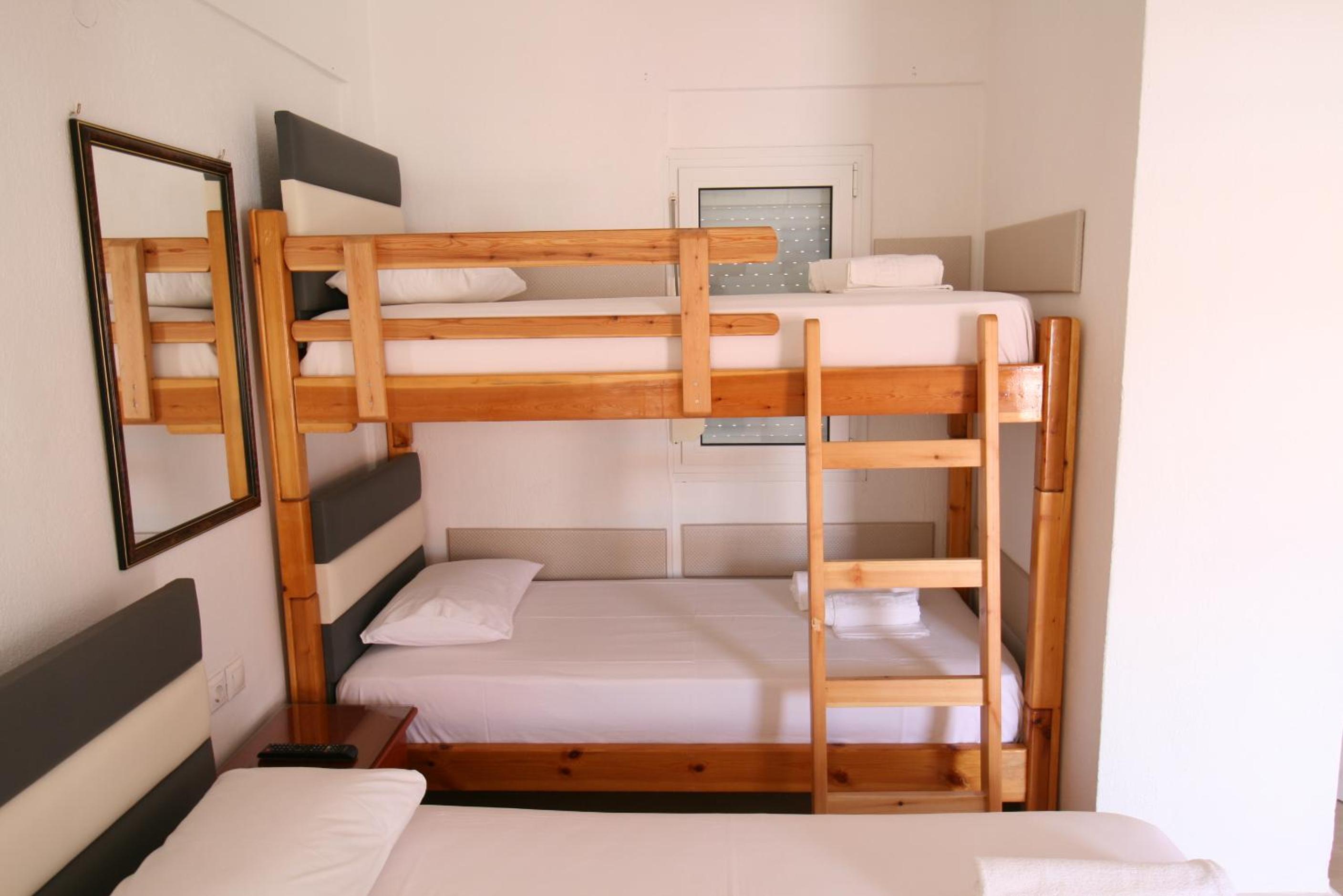 Quadruple Room with Terrace