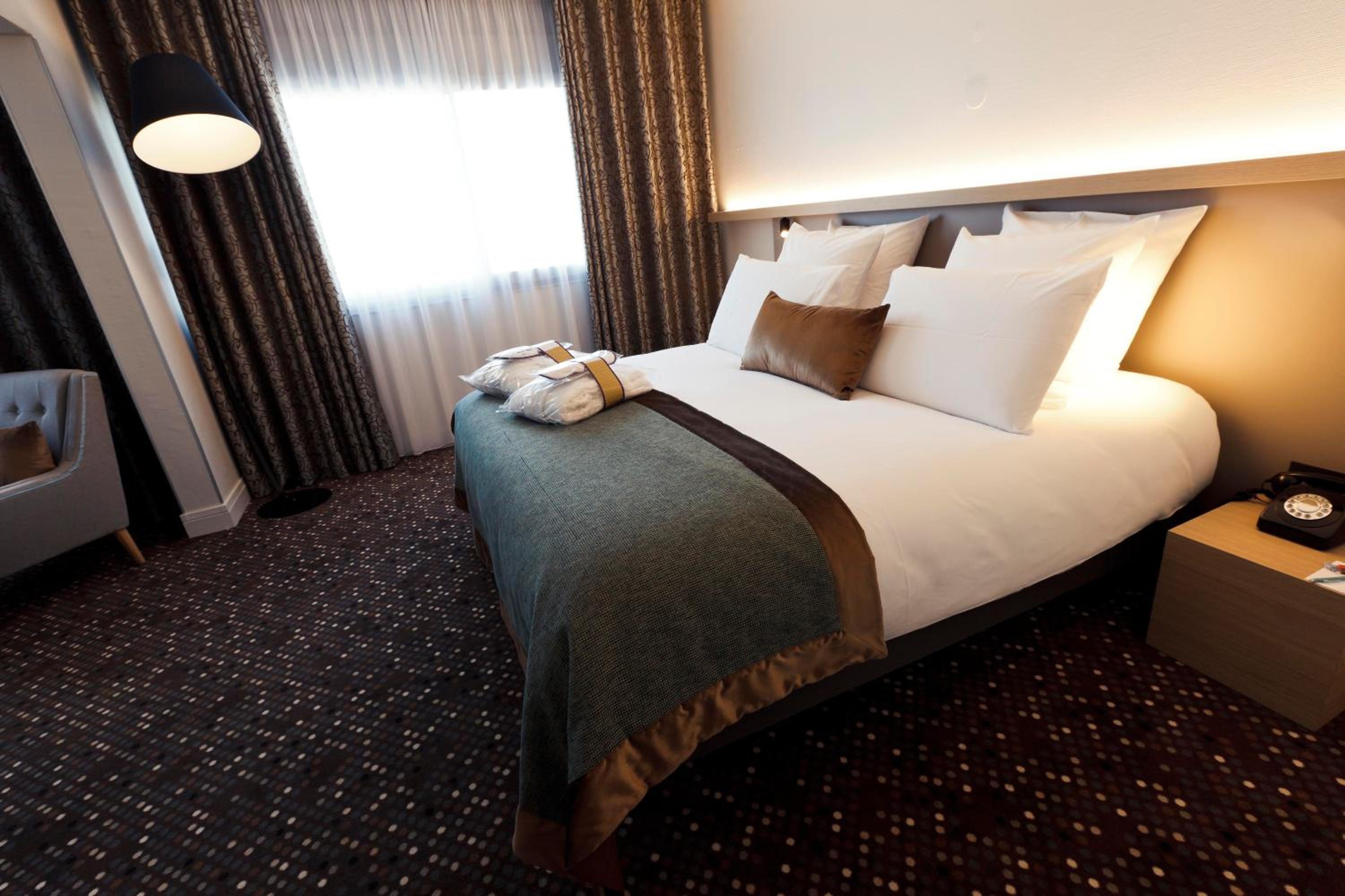 Privilege Double Room with Sofa Bed - Photo 7
