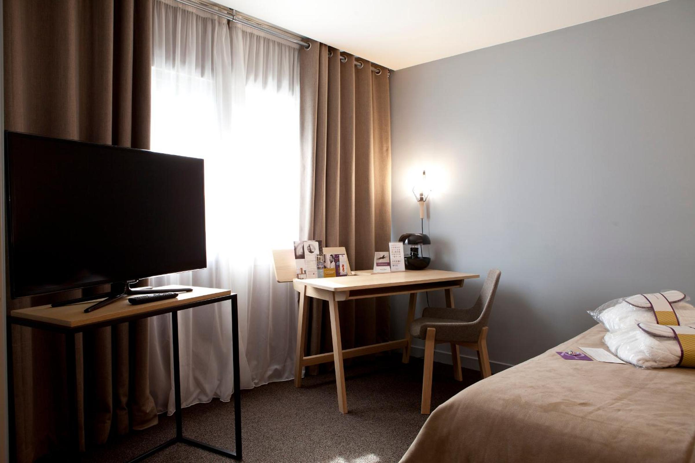 Privilege Double Room with Sofa Bed - Photo 4
