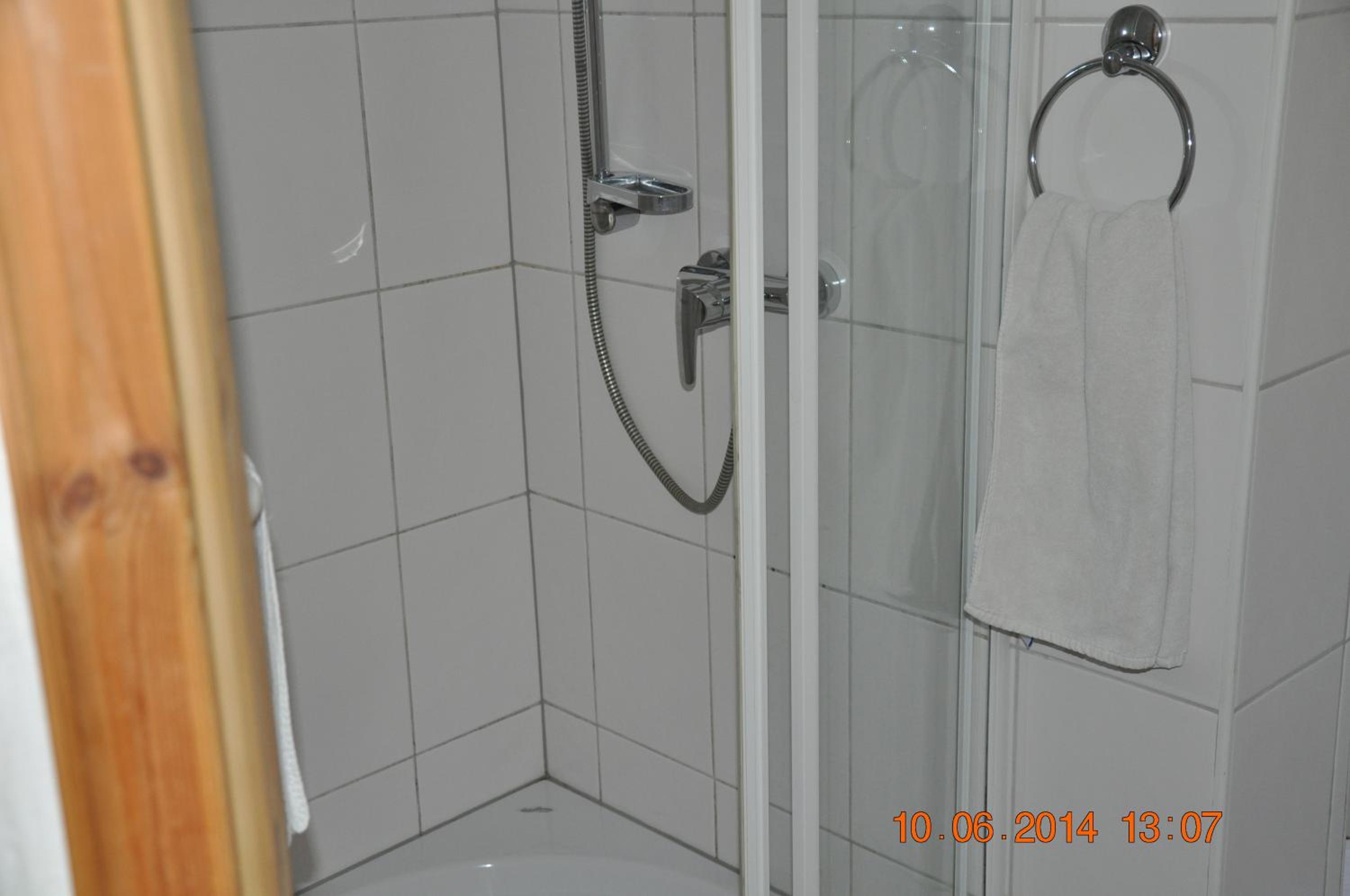 Standard Double Room - Photo 5