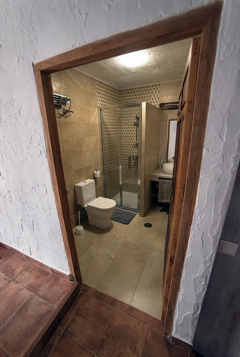 One-Bedroom House - Photo 8