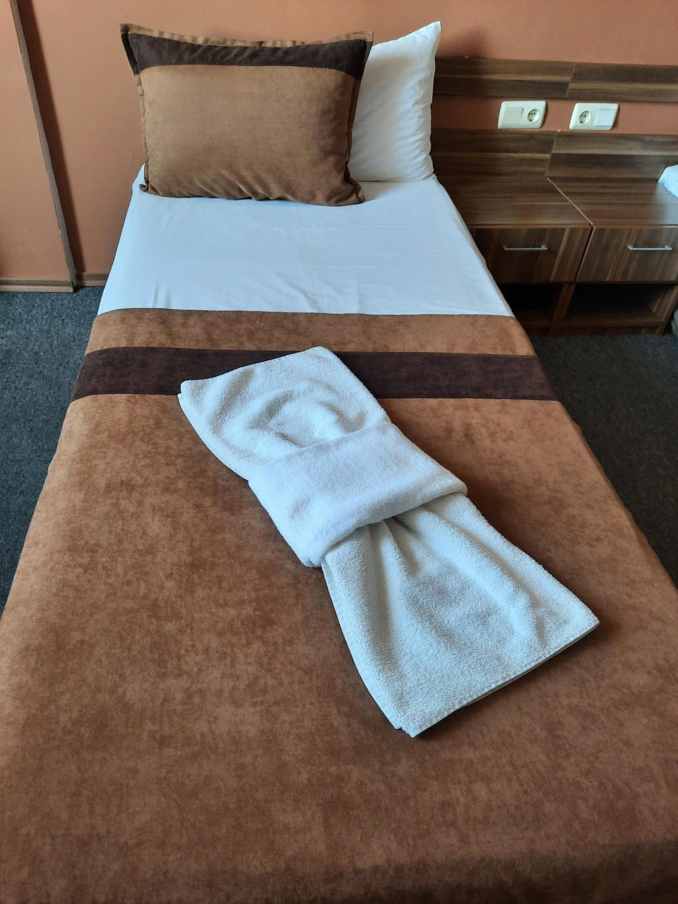 Double Room - Photo 3