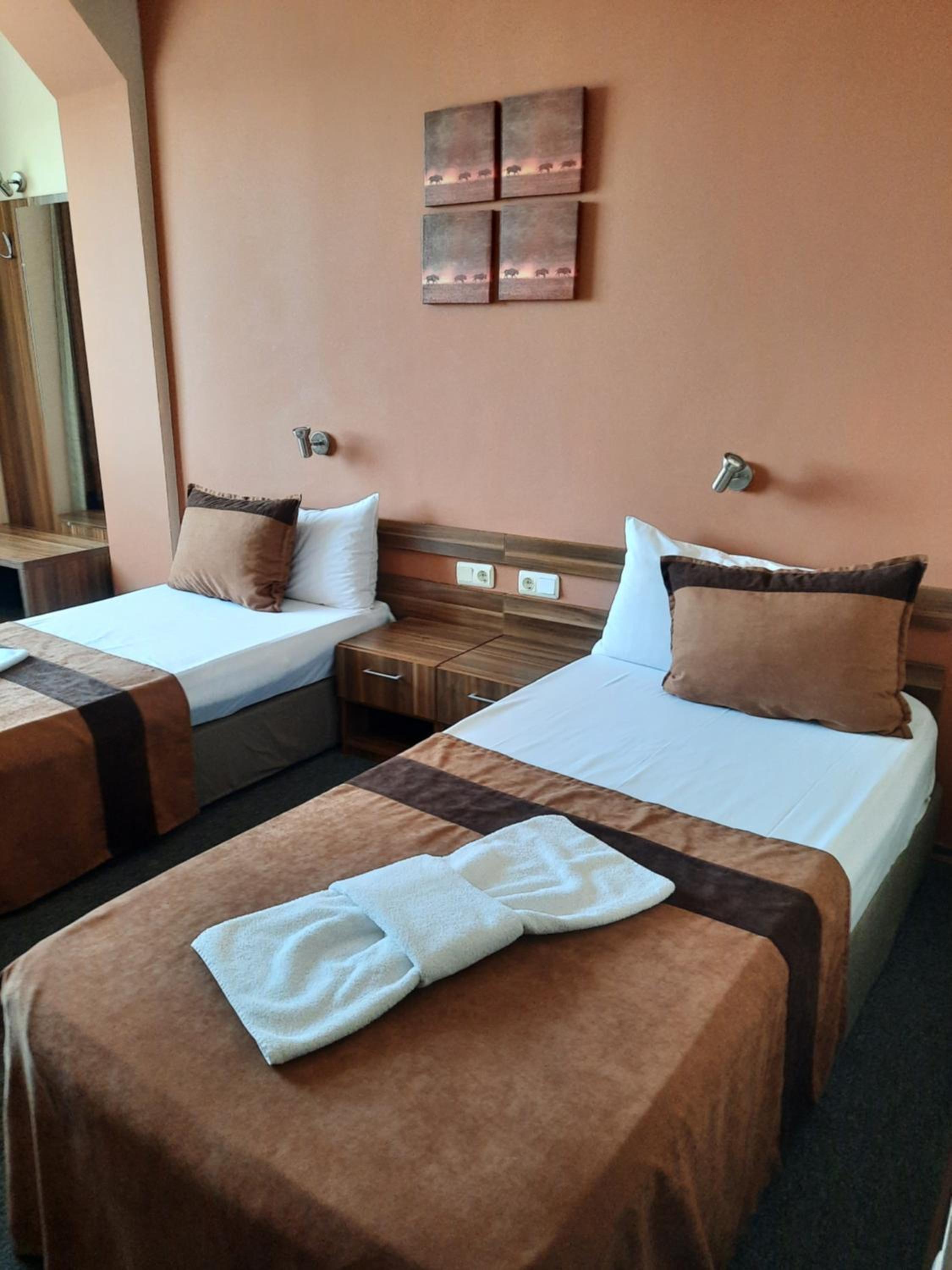 Double Room - Photo 13