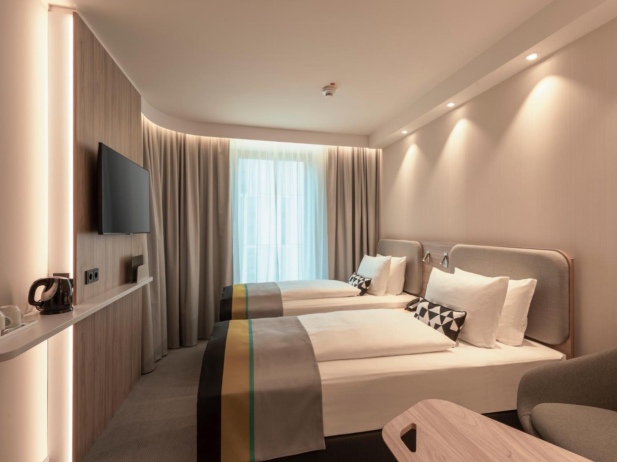 Standard Room with Two Single Beds - Photo 4