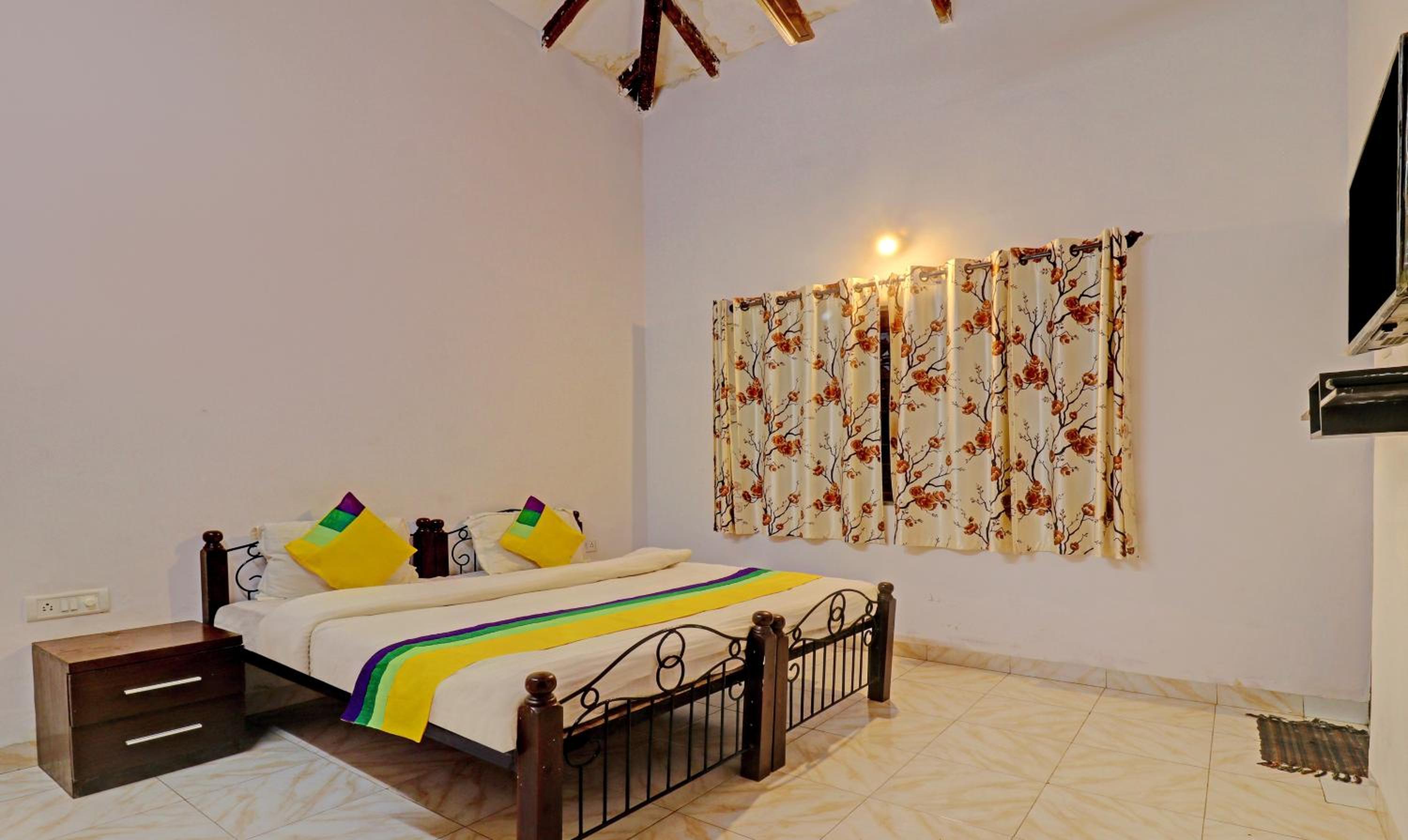 Economy Room - Photo 10