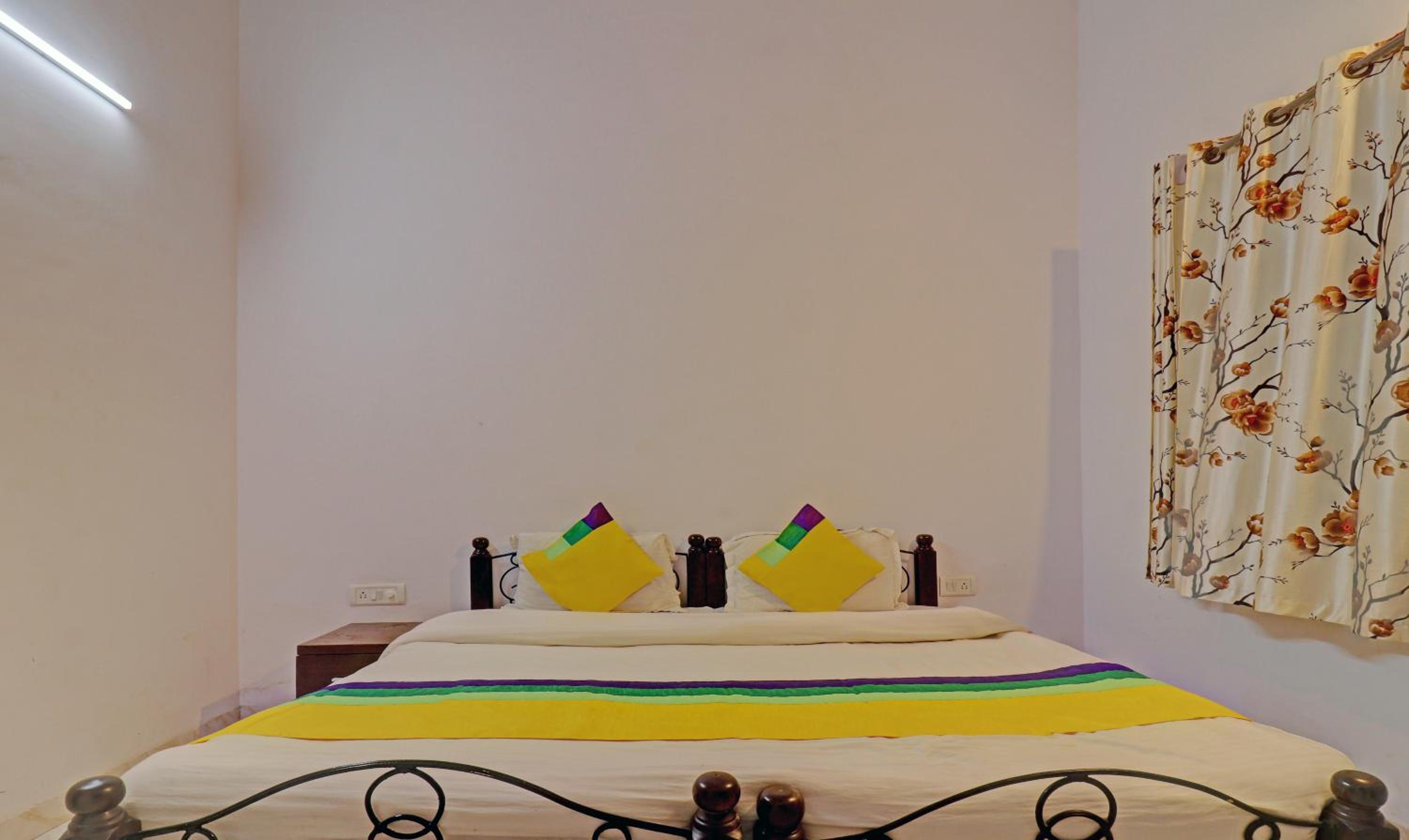 Economy Room - Photo 6