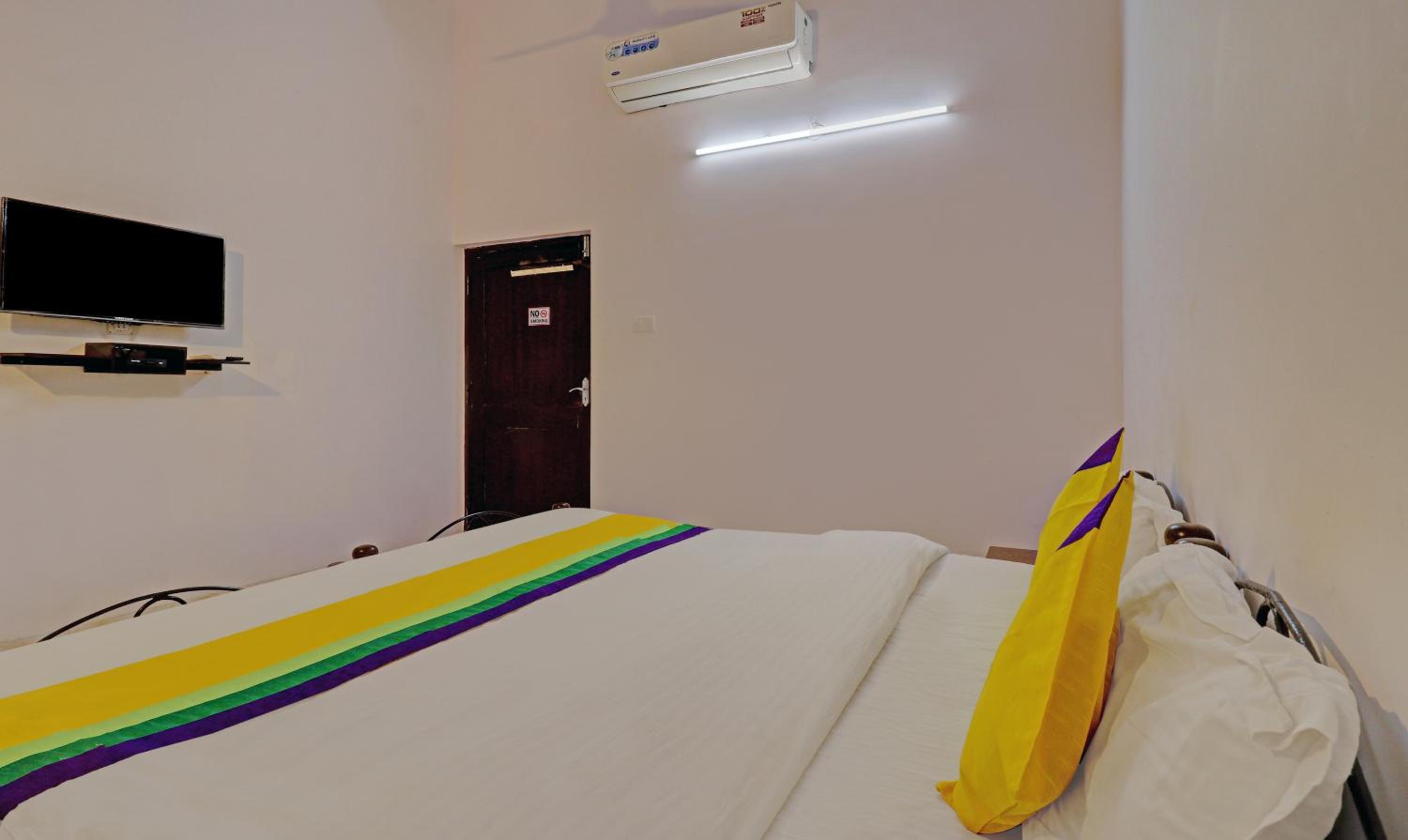Economy Room - Photo 3