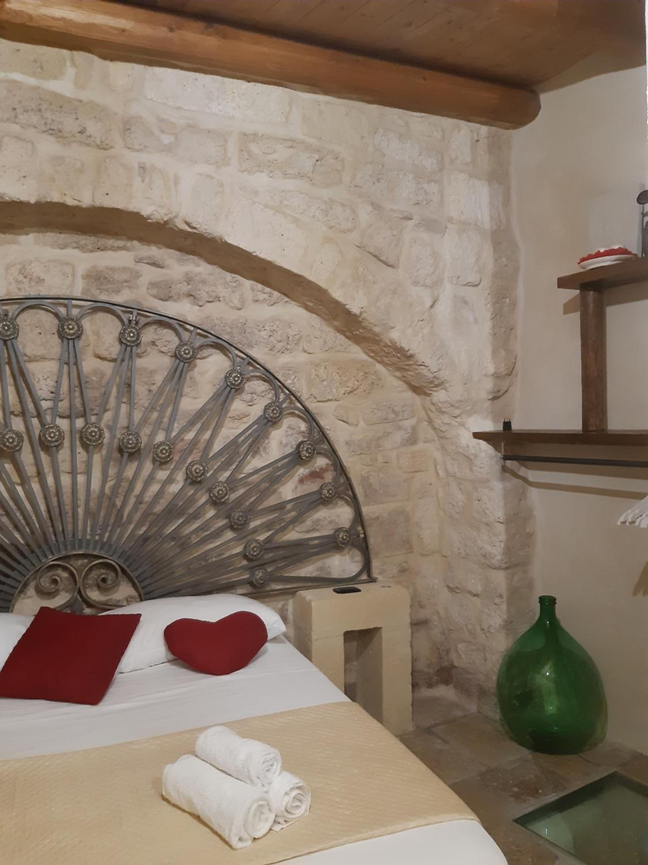 Suite with Private Pool - Photo 8