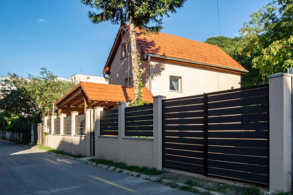 Two-Bedroom House photo 2
