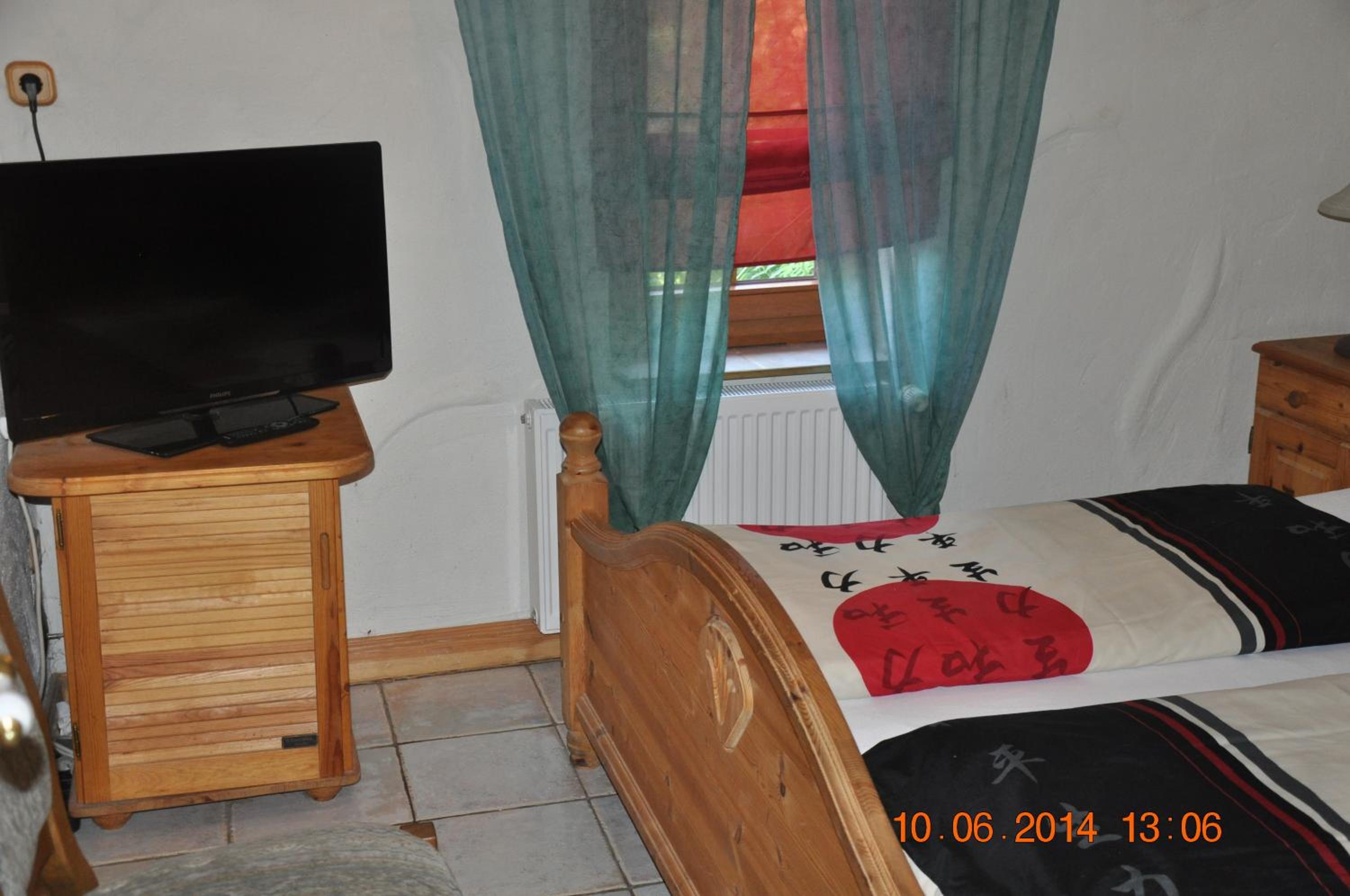 Budget Double Room - Photo 8