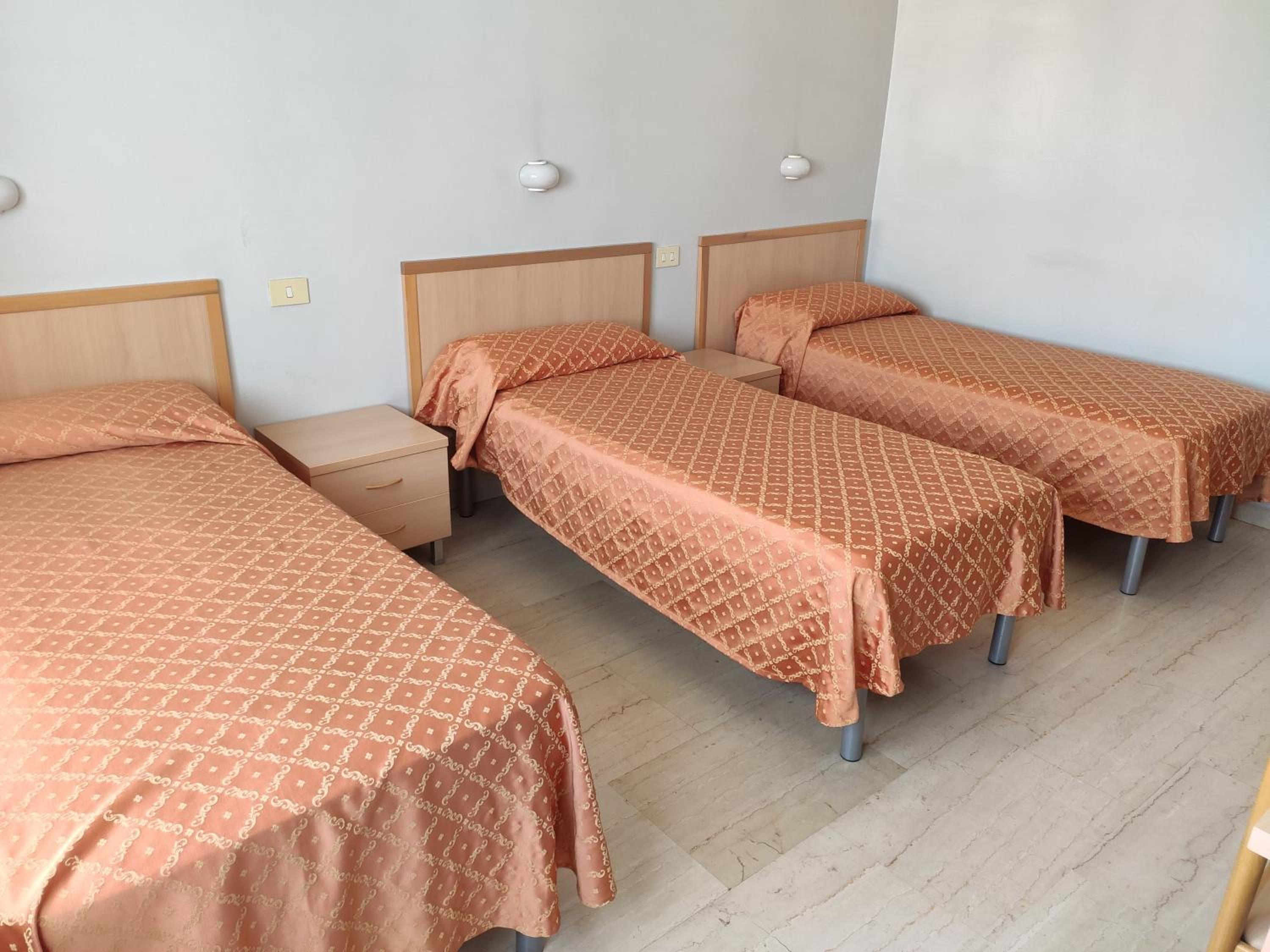 Triple Room with Private Bathroom photo 3