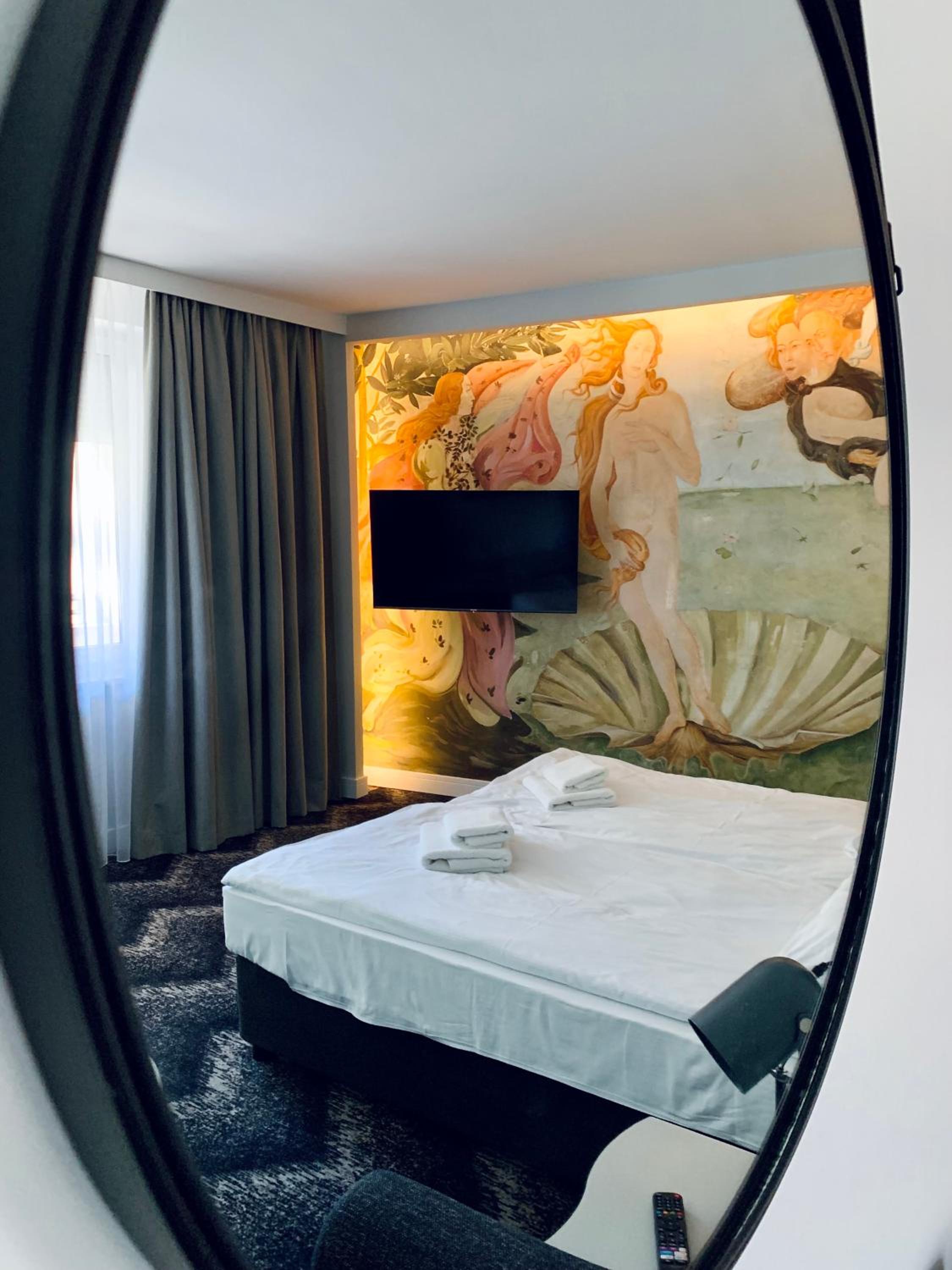 Deluxe Suite Apartment - Photo 2