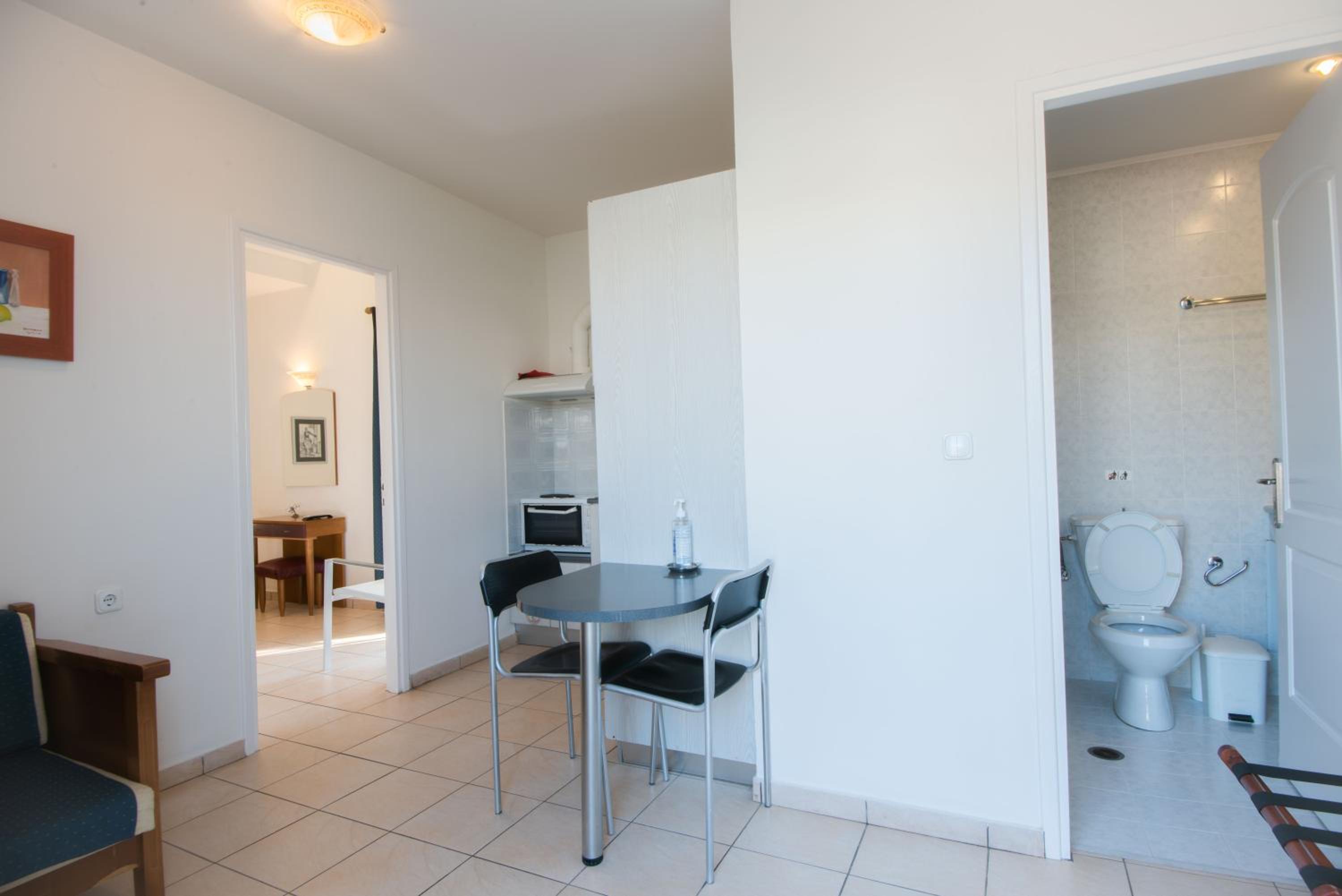 Superior Apartment with Side Sea View  photo 3
