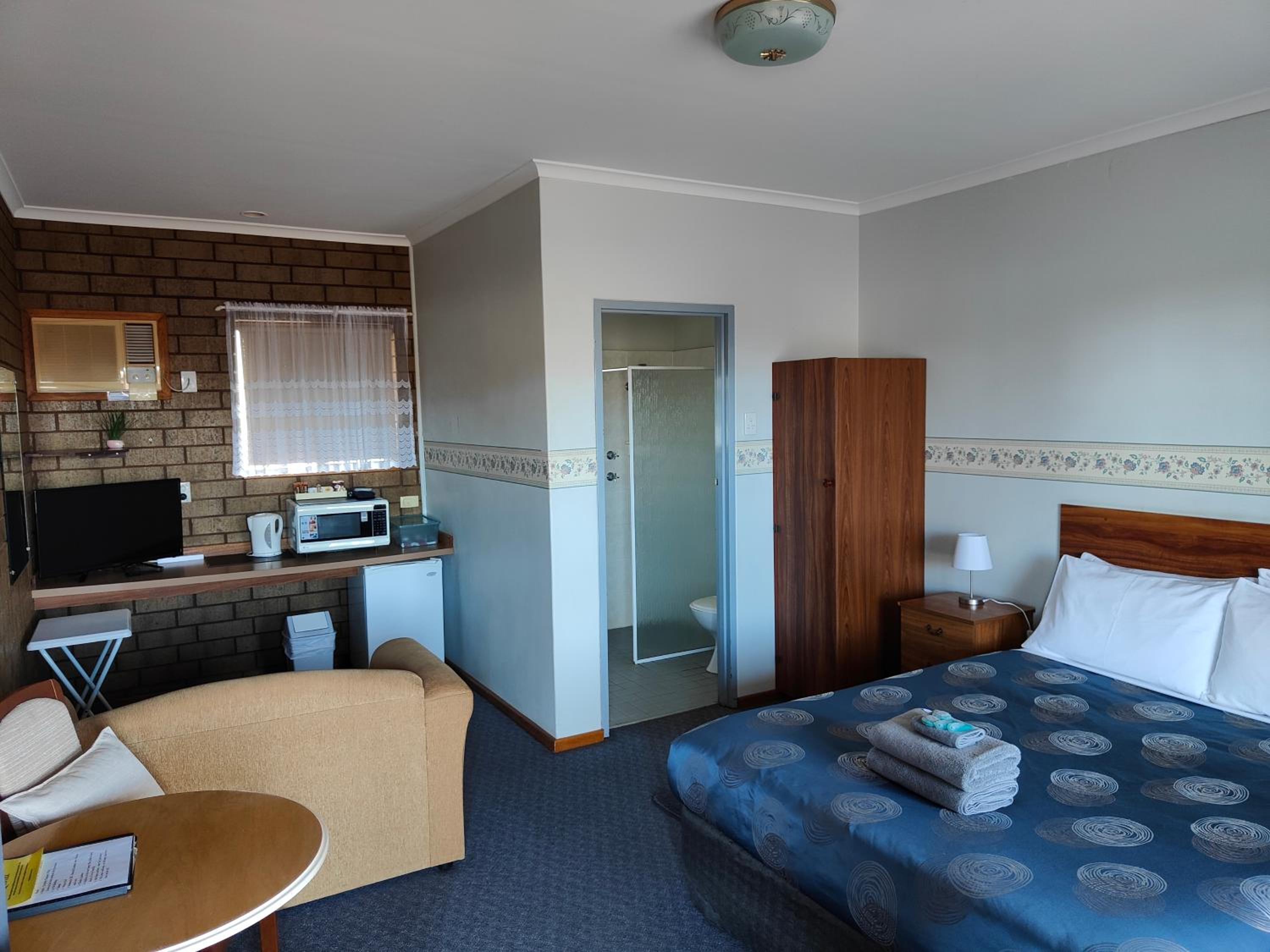 Deluxe Queen Room - Photo 3