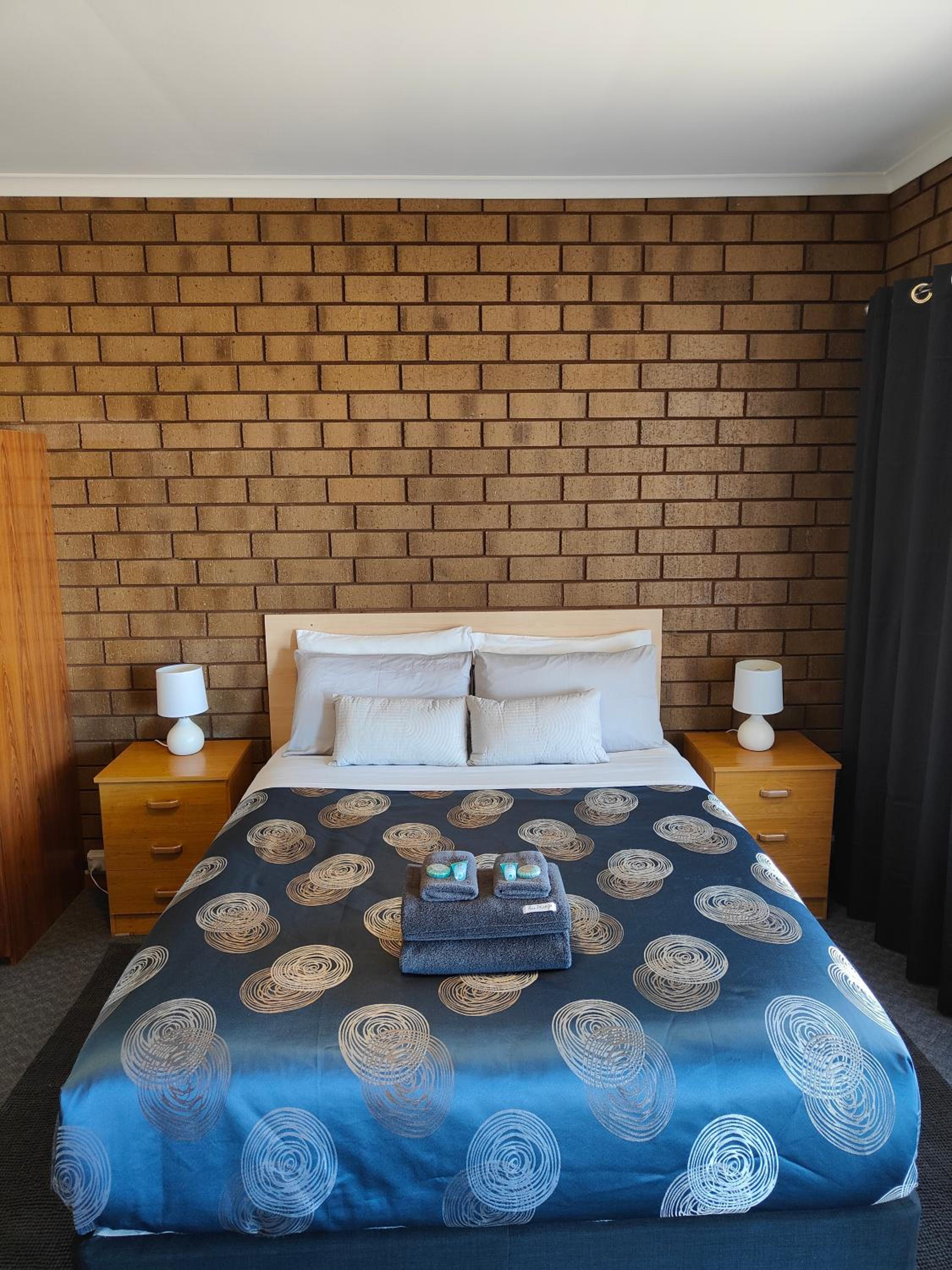 Deluxe Queen Room - Photo 14