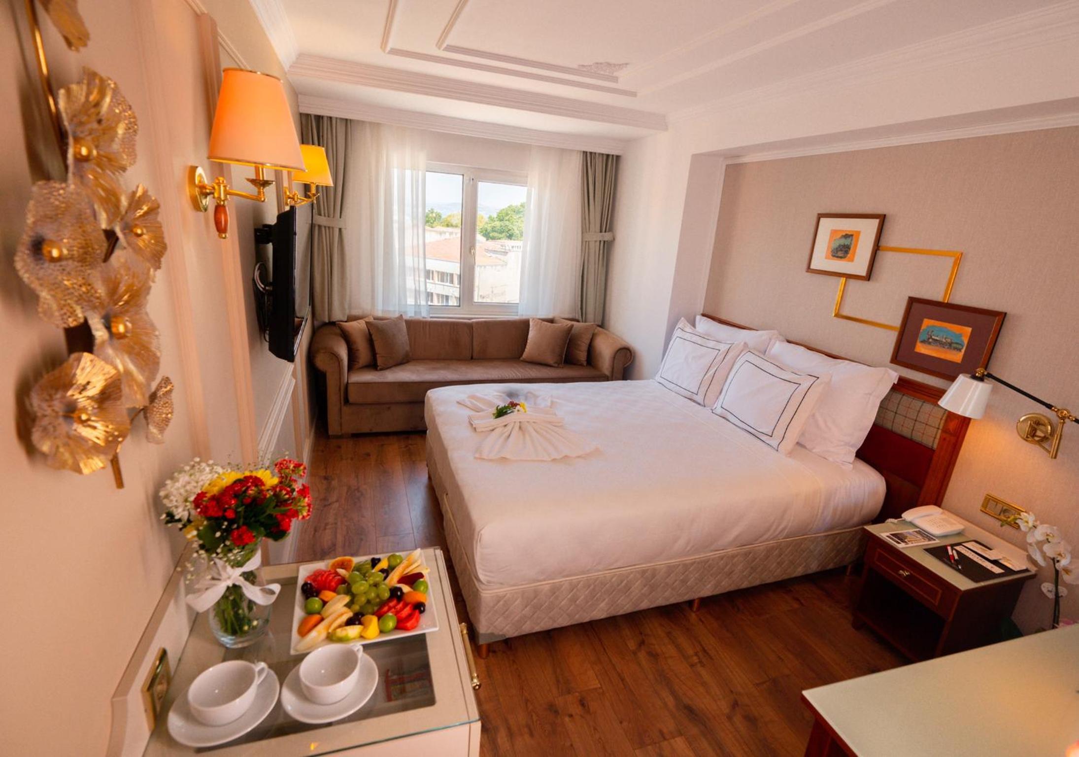 Superior Triple Room photo 2
