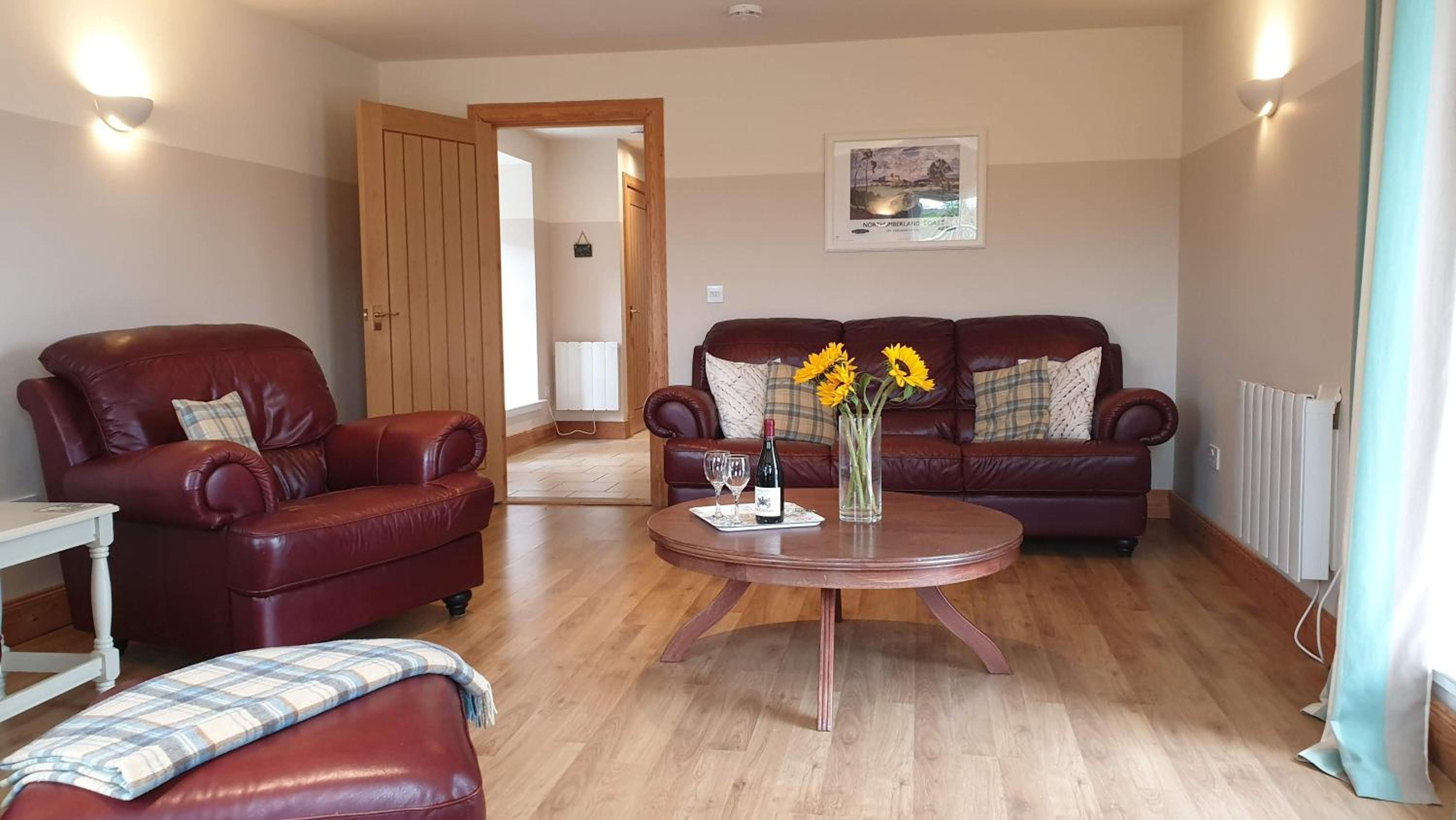 Three-Bedroom House photo 3