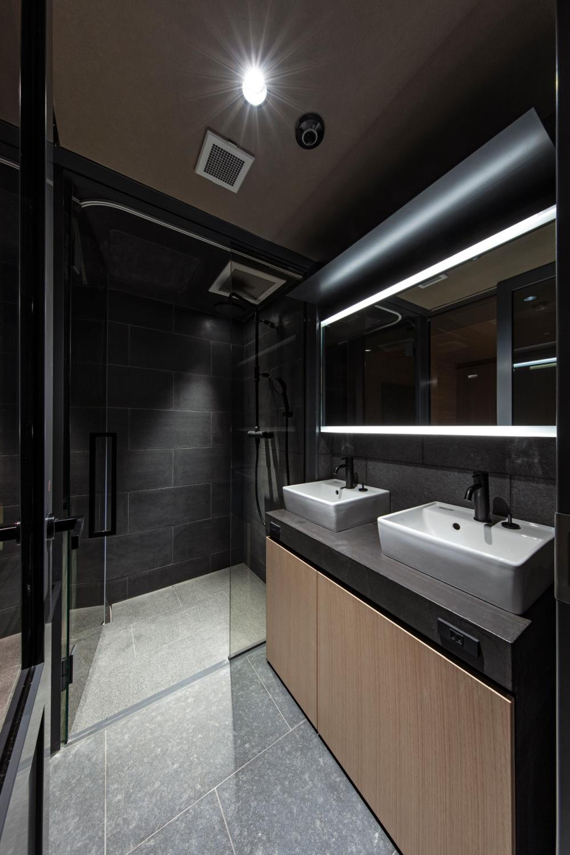 Premium Twin Room photo 3