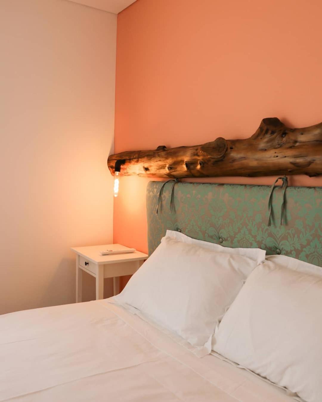 Deluxe Room (2 Adults + 1 Child) - Photo 8