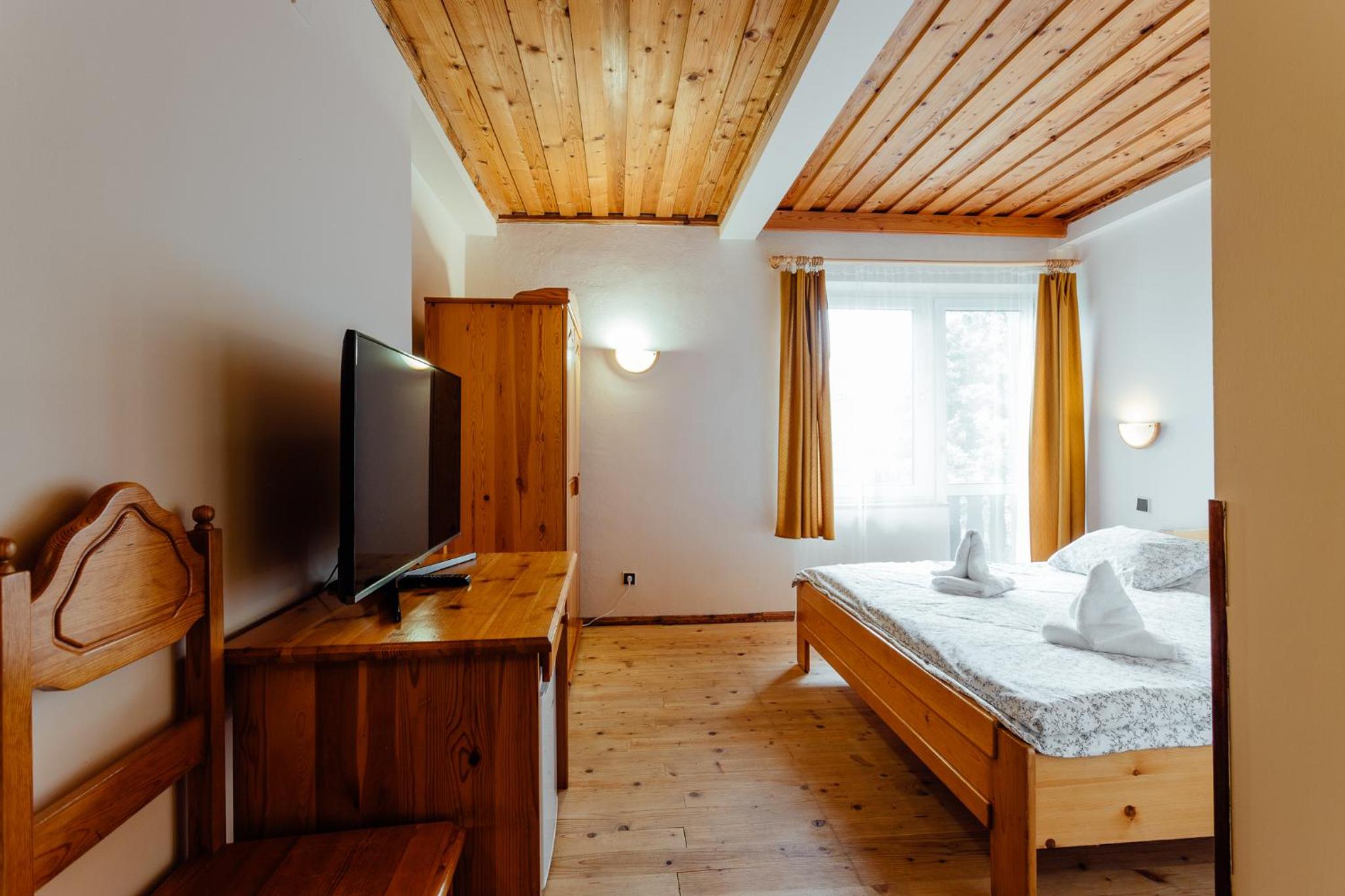 Double Room with Balcony - Photo 2
