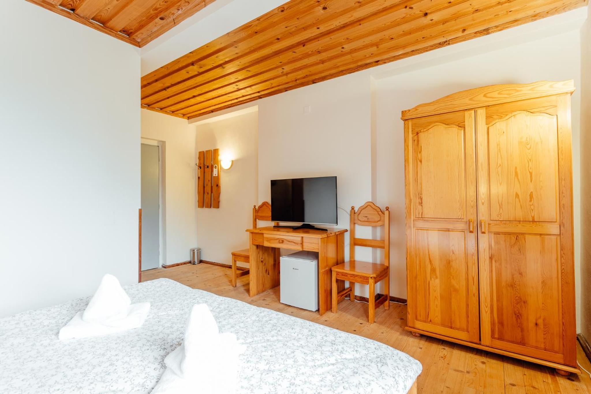 Double Room with Balcony - Photo 5
