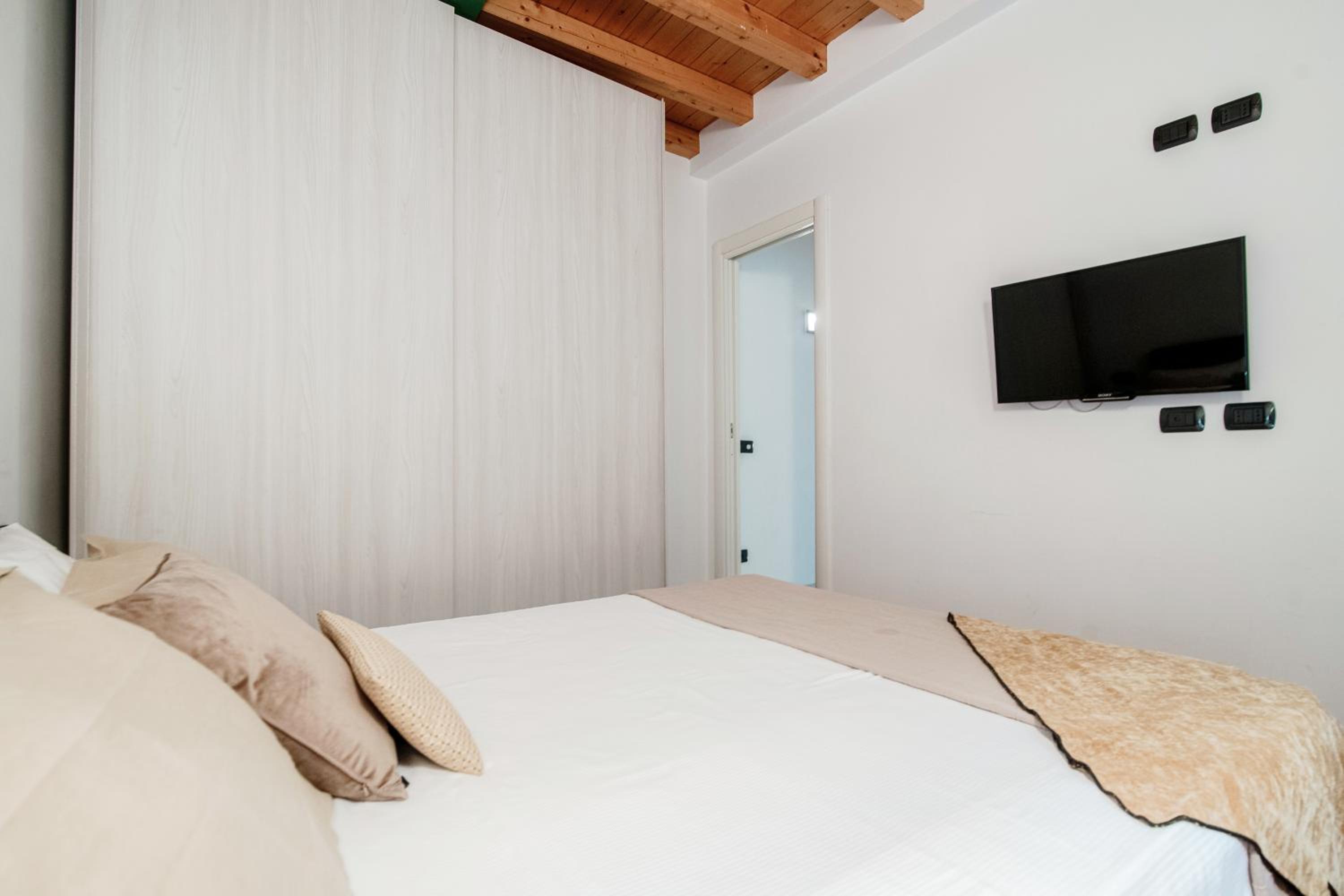 Apartment with Balcony photo 1
