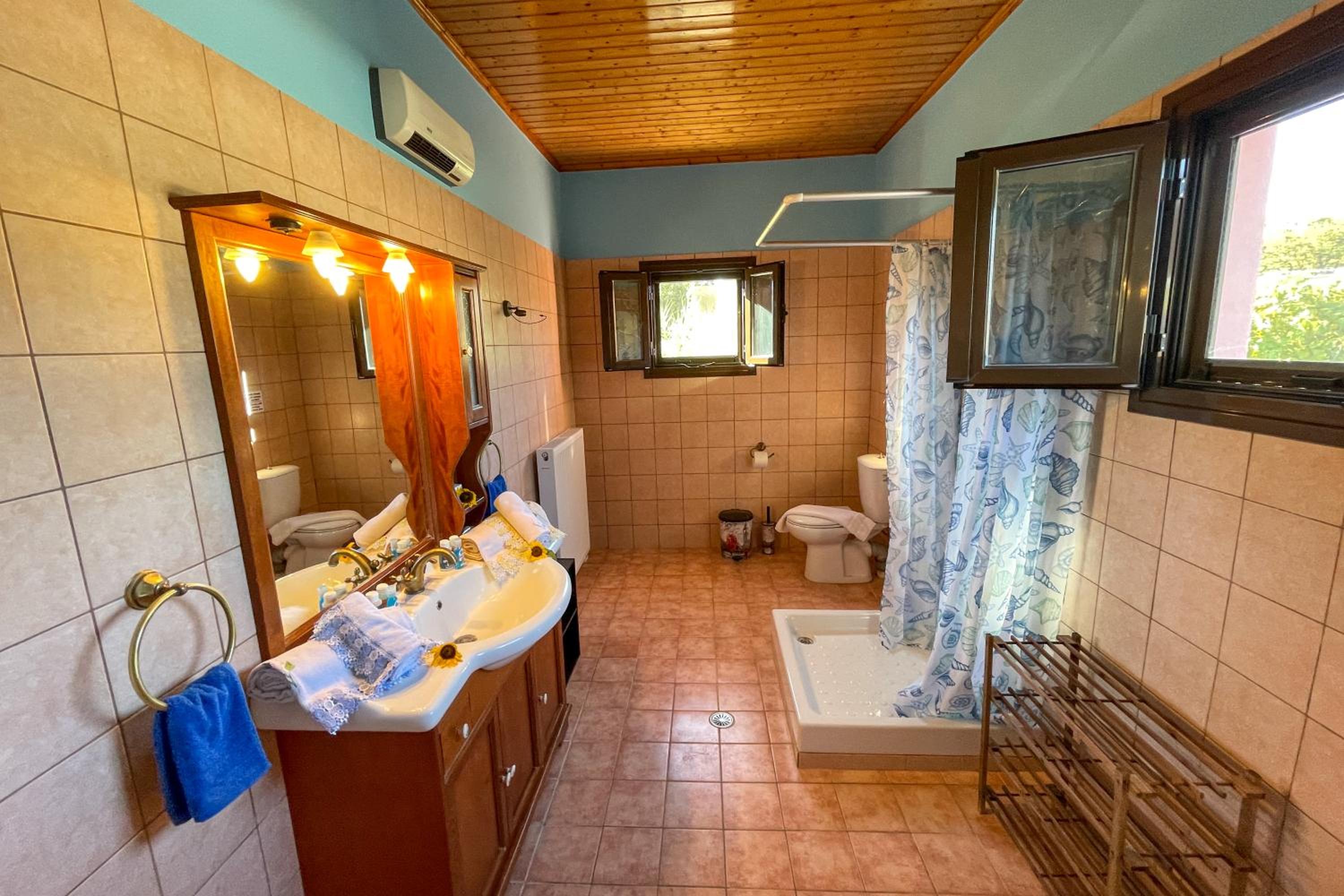 Two-Bedroom House - Photo 39