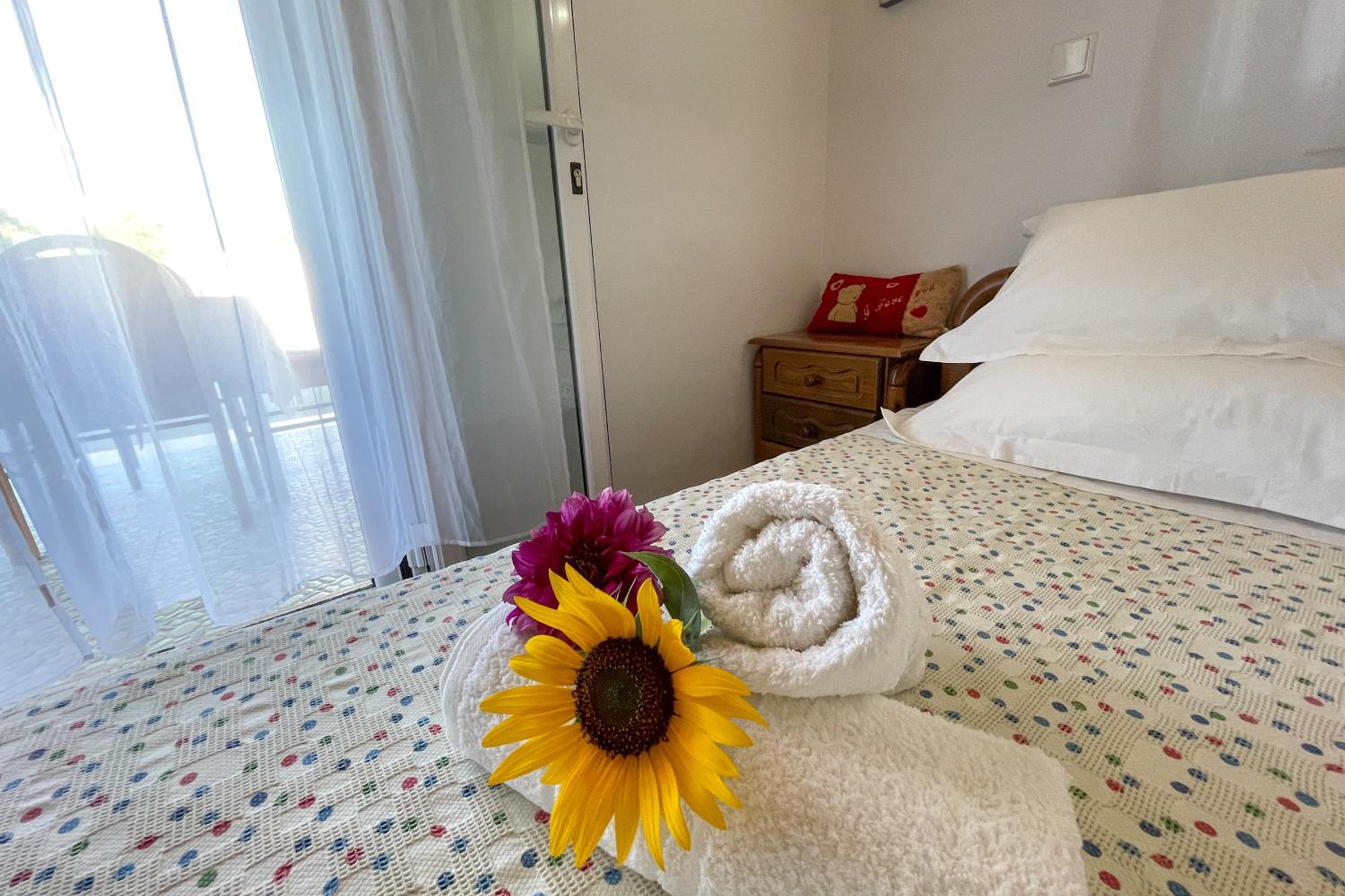 Two-Bedroom House - Photo 30