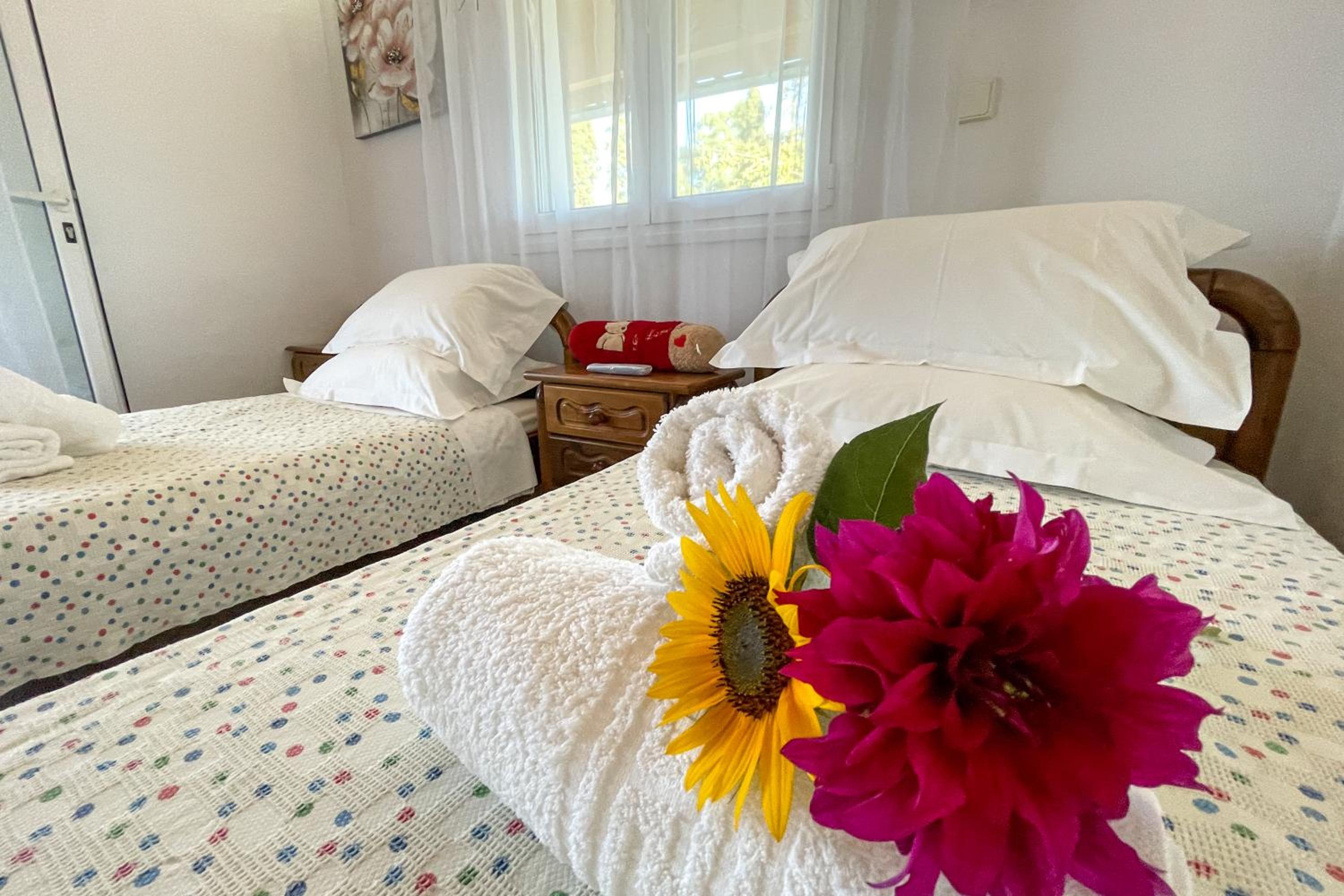 Two-Bedroom House - Photo 15