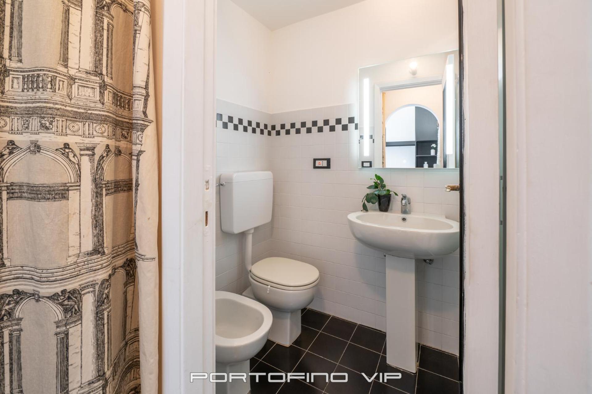 One-Bedroom Apartment - Photo 22