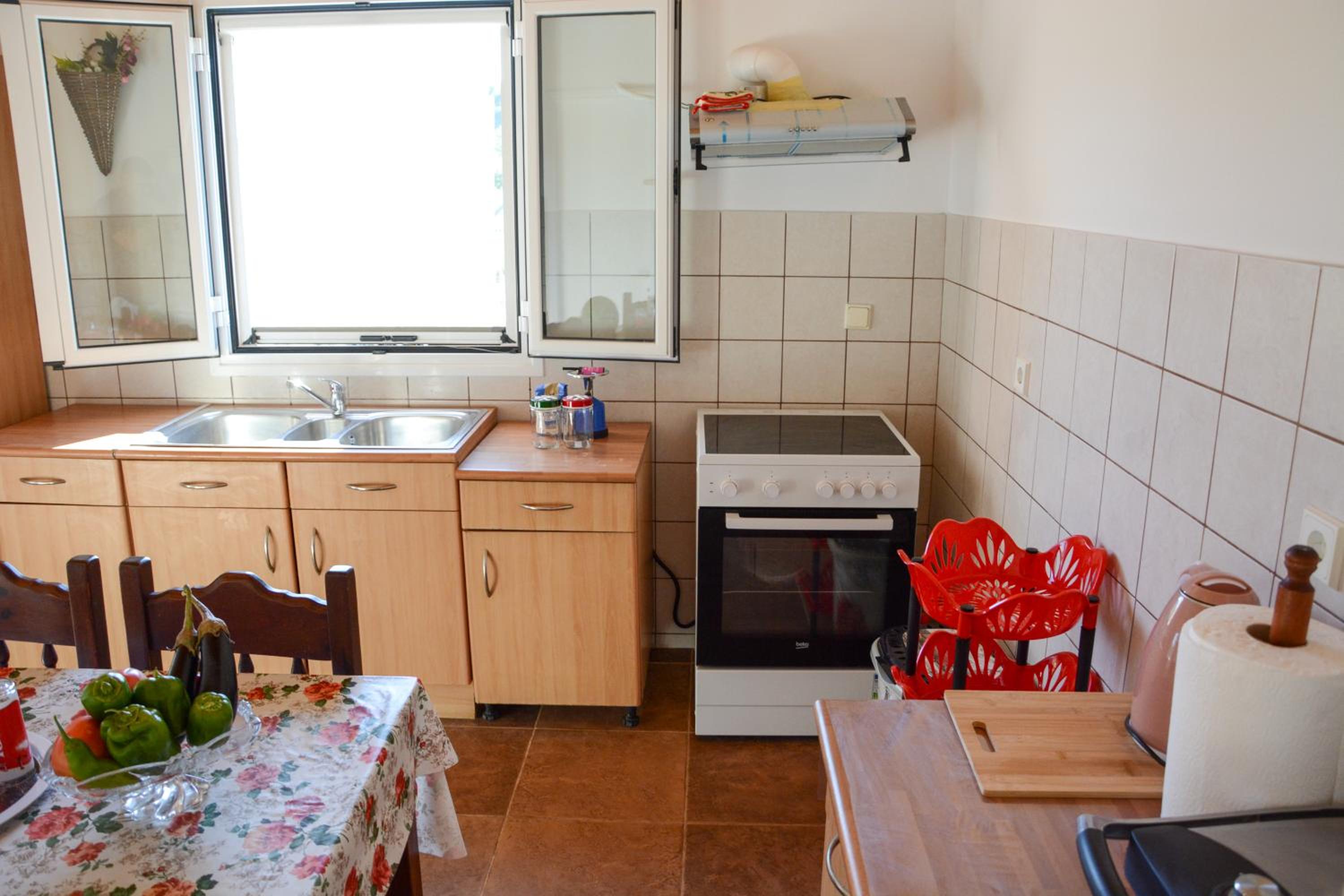 Two-Bedroom House - Photo 8