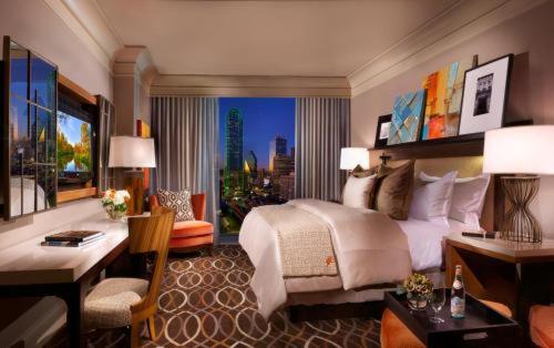 Premier Room 1 King Bed - Photo 2