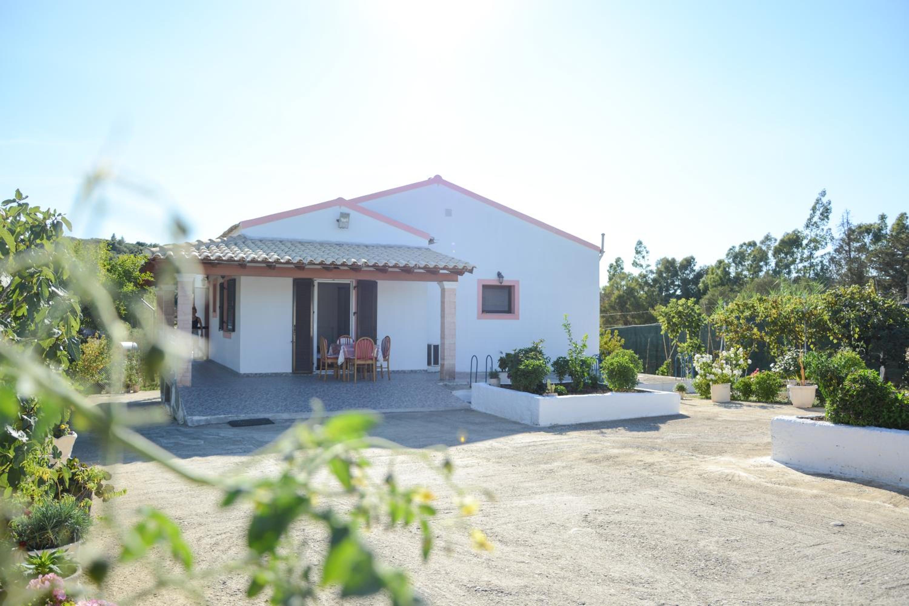 Two-Bedroom House - Photo 4