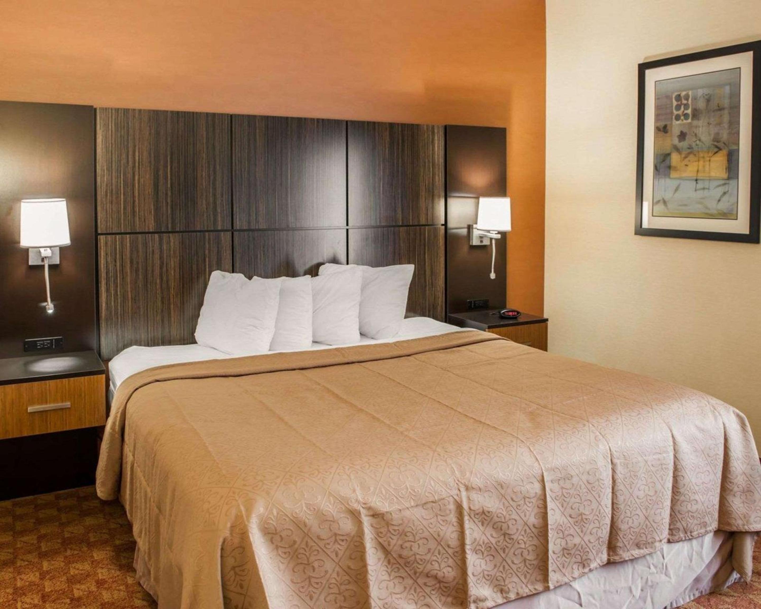 King Suite - Accessible/Non-Smoking - Photo 10