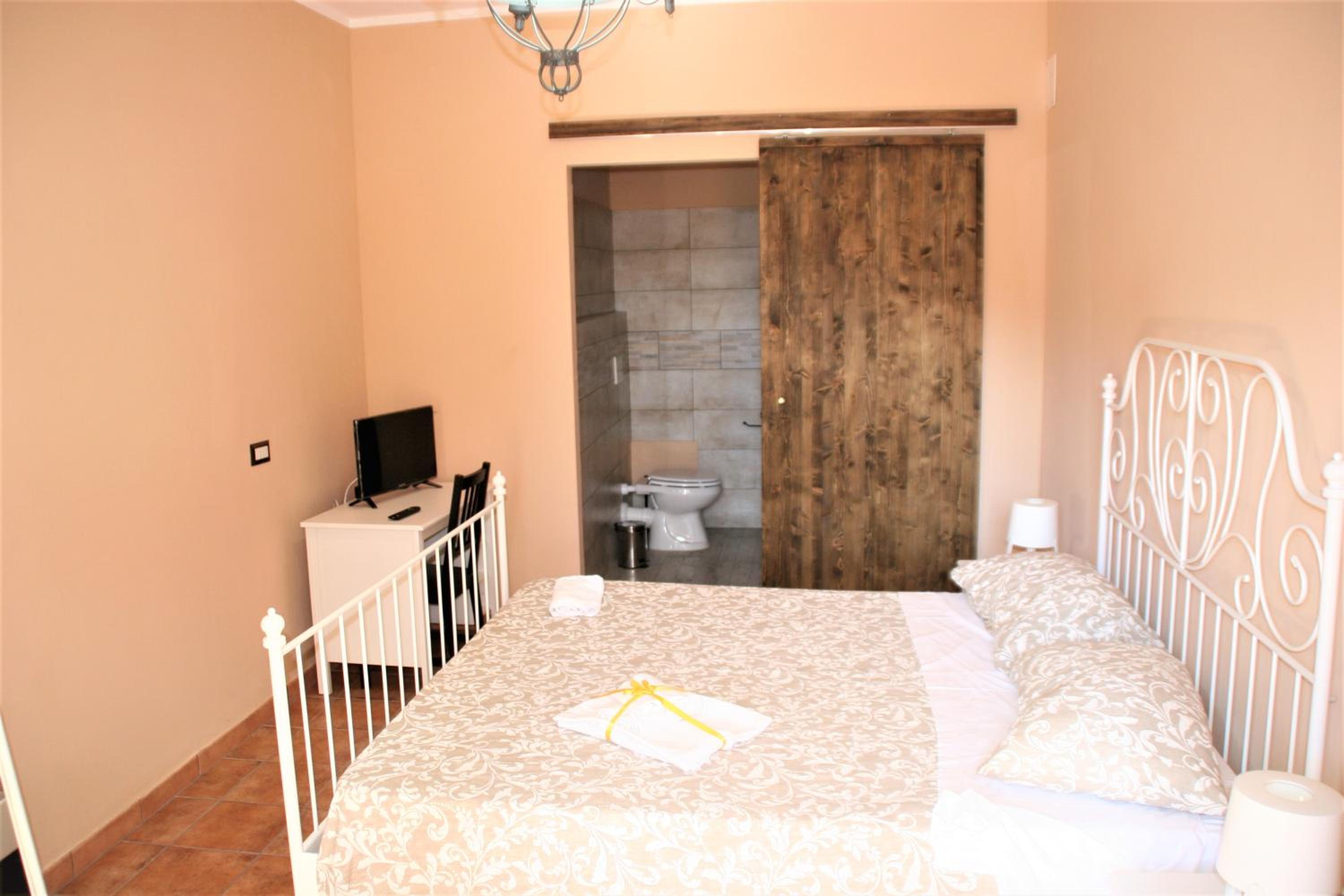 Double Room photo 3
