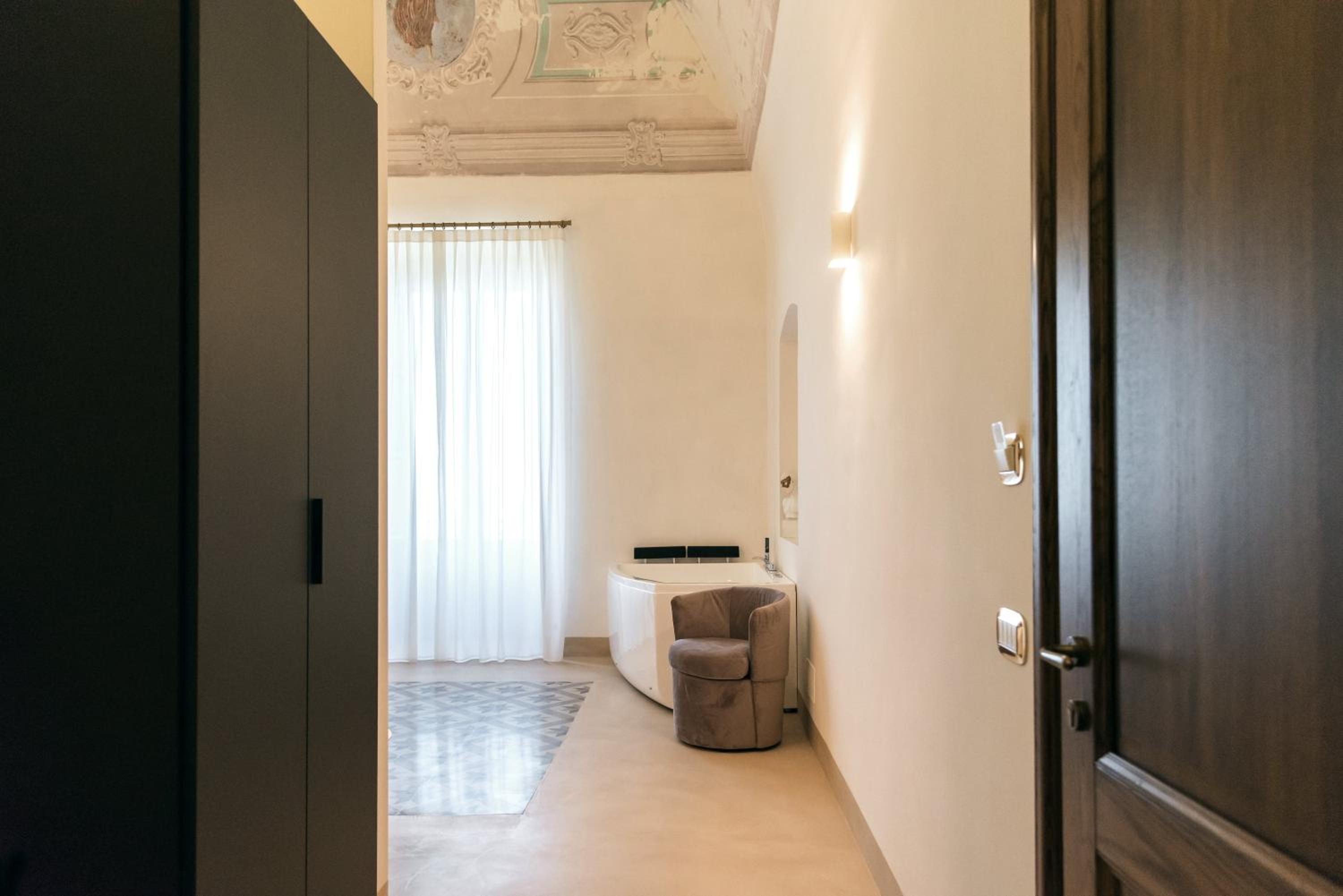 King Room with Spa Bath photo 1