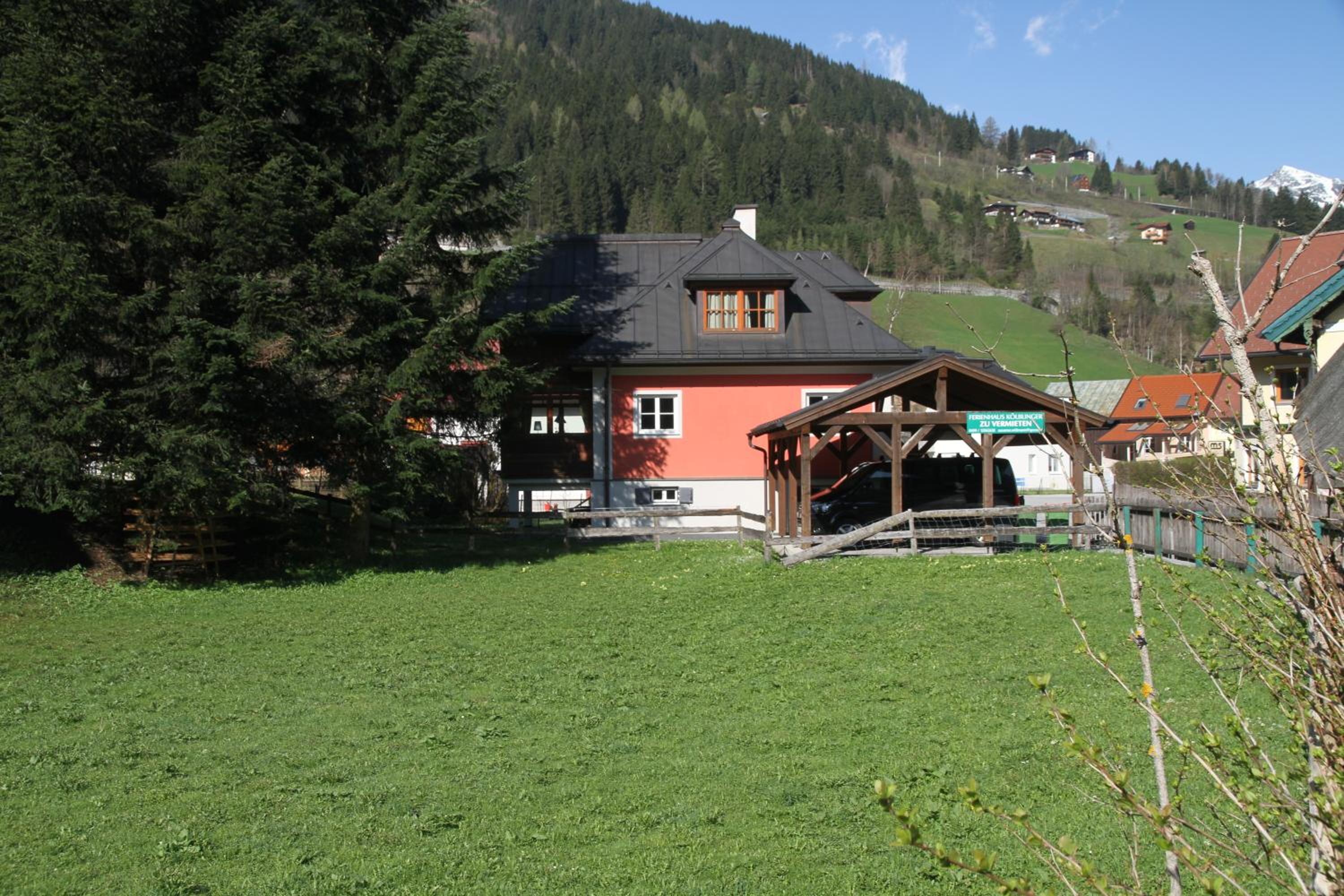 Holiday Home with Mountain View photo 3