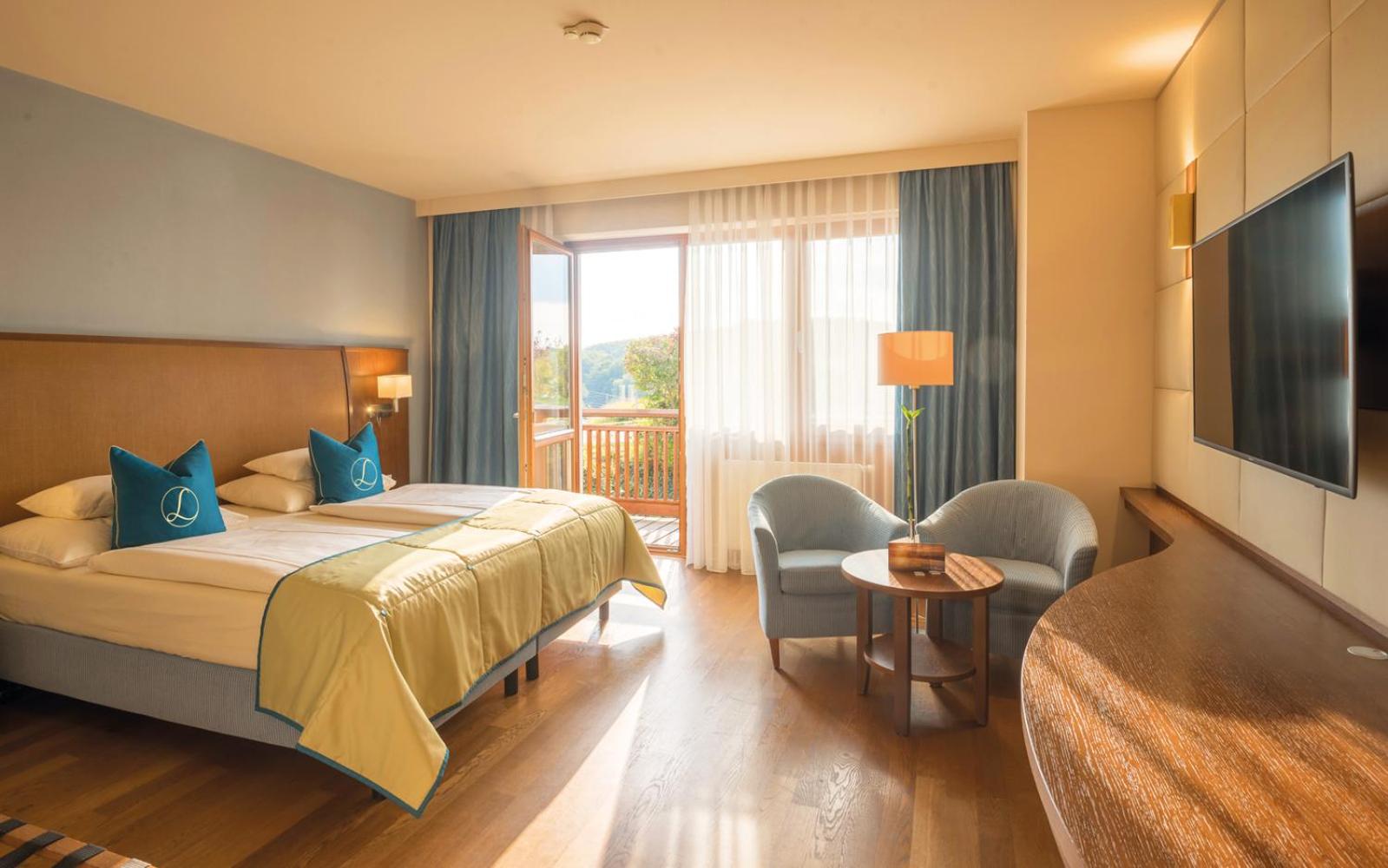 Double Room with Balcony - Photo 4
