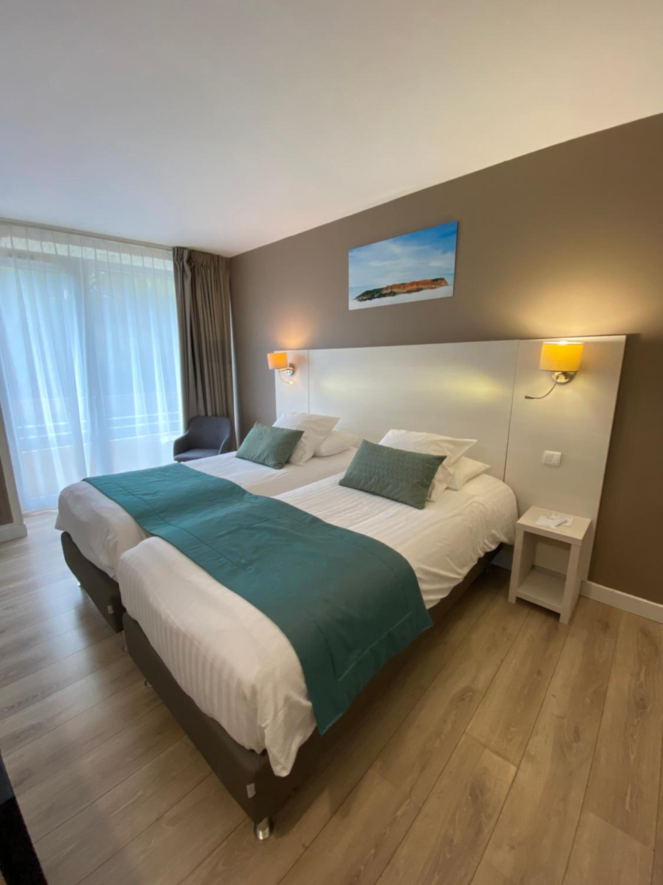 Comfort Twin Room with Balcony - Non-Smoking - Photo 1