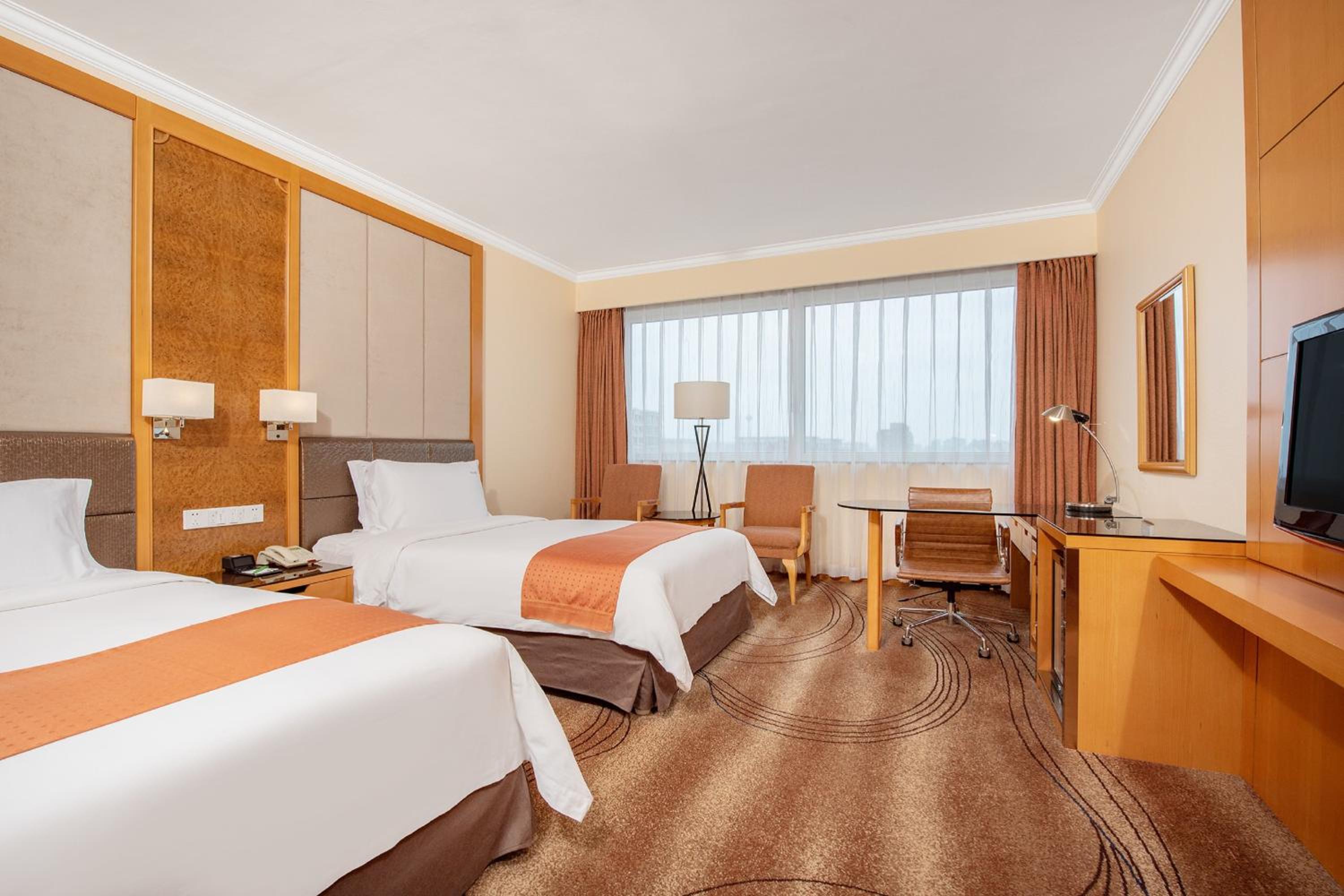 Standard Twin Room - Photo 4
