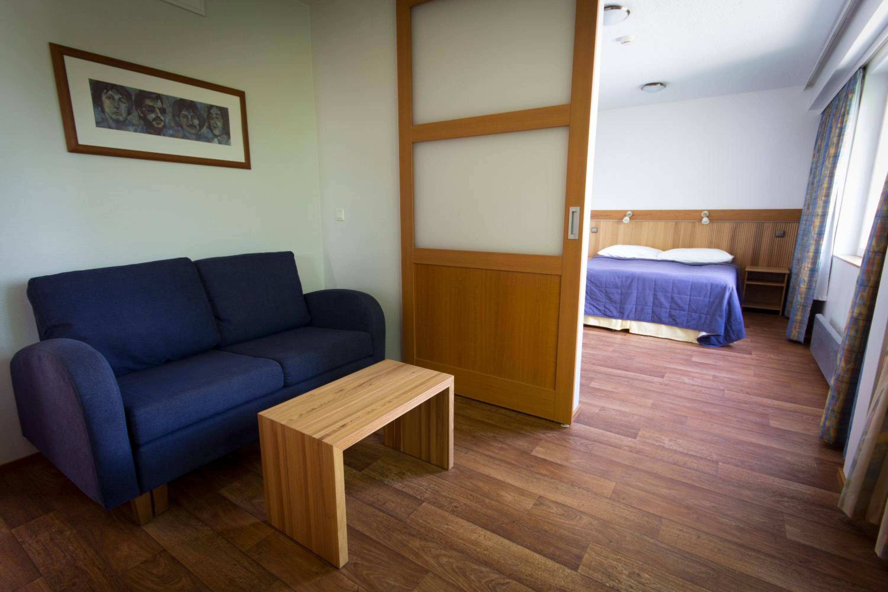 Large Family Room (2 Adults + 2 Children) photo 3