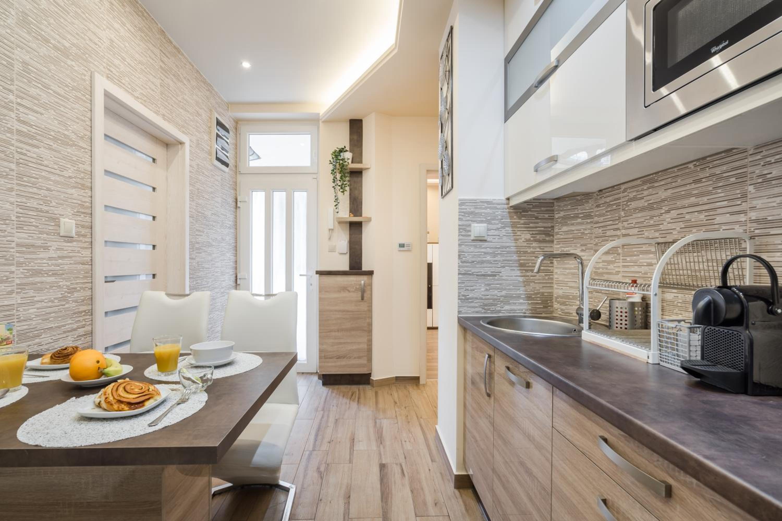 Two-Bedroom Apartment - Photo 23