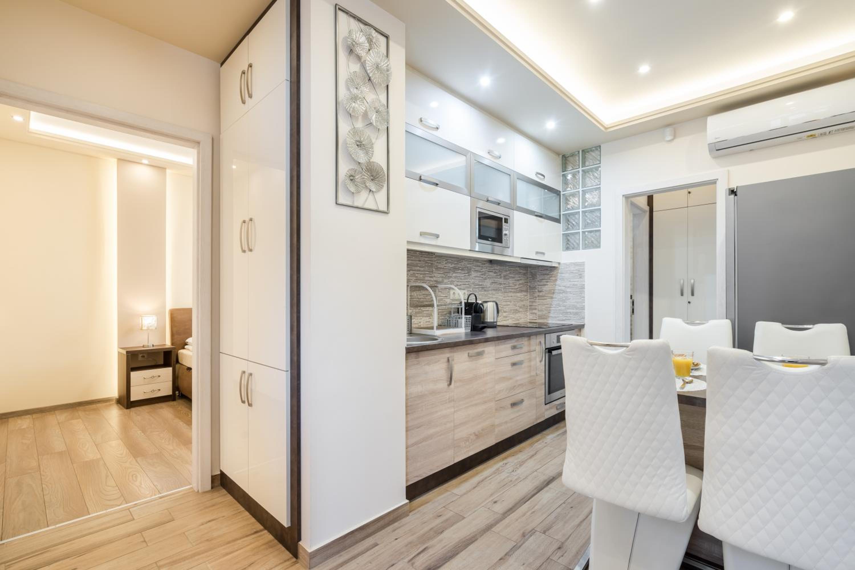 Two-Bedroom Apartment - Photo 7
