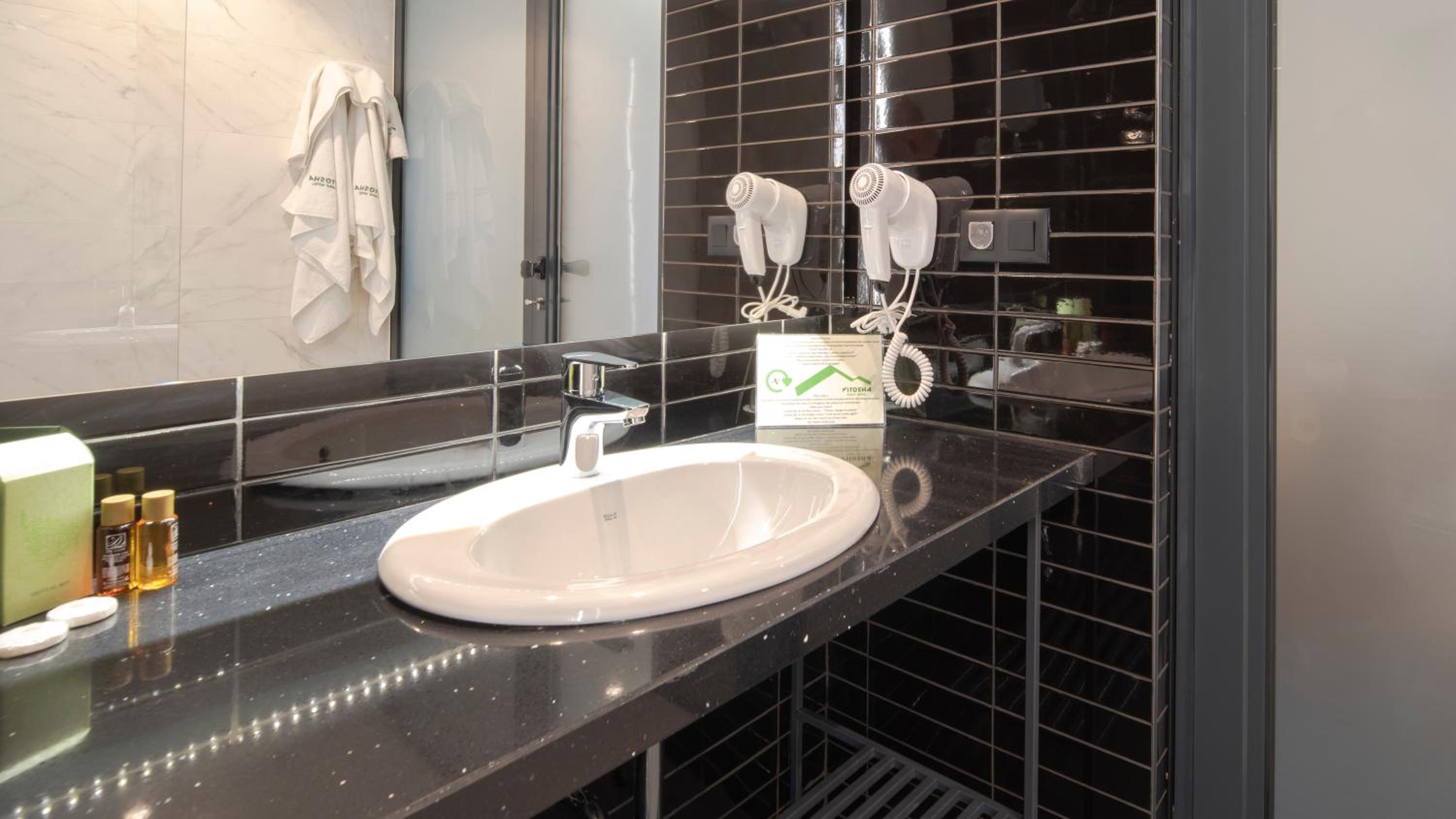 Deluxe Double Room - Photo 7