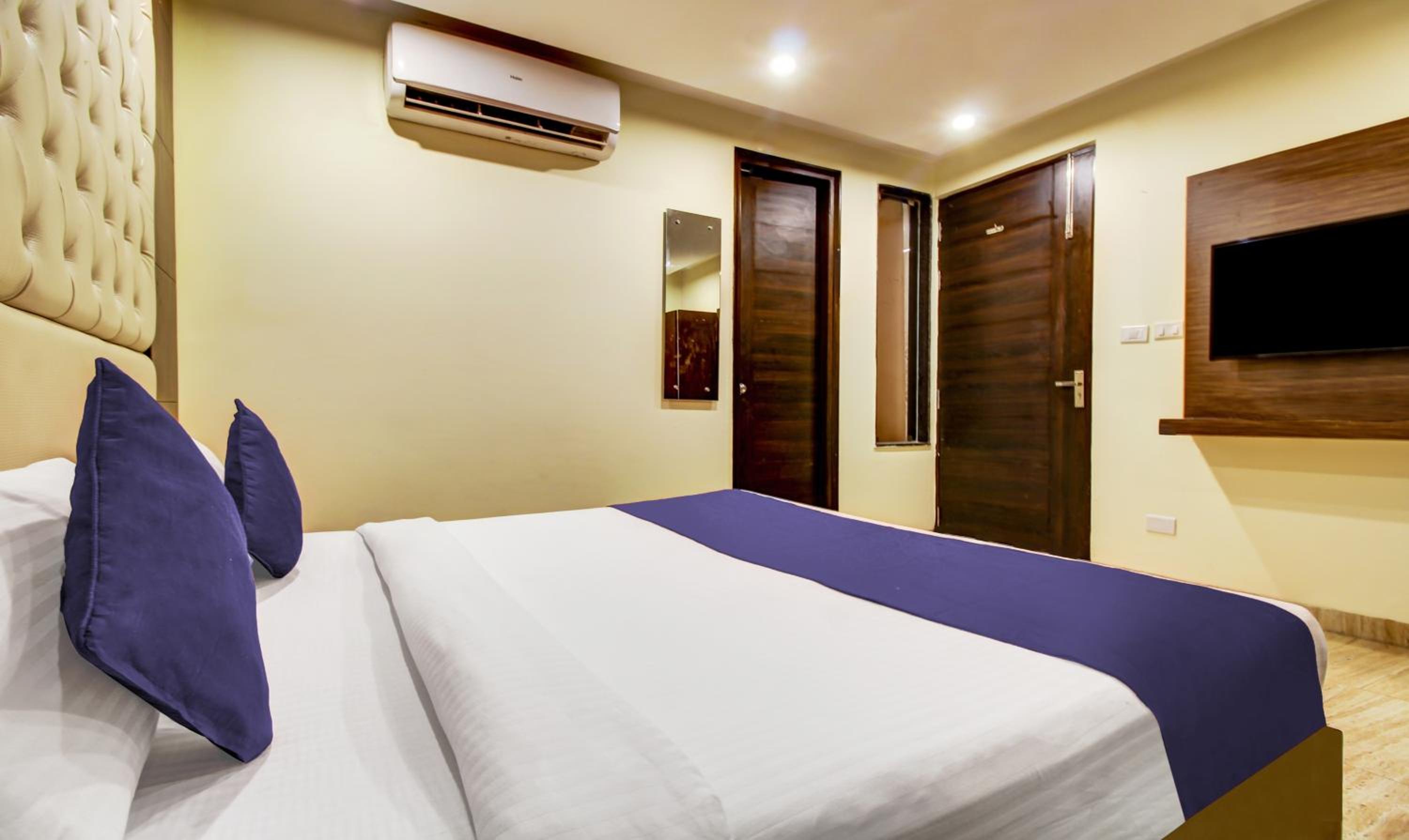 Deluxe Double Room photo 2