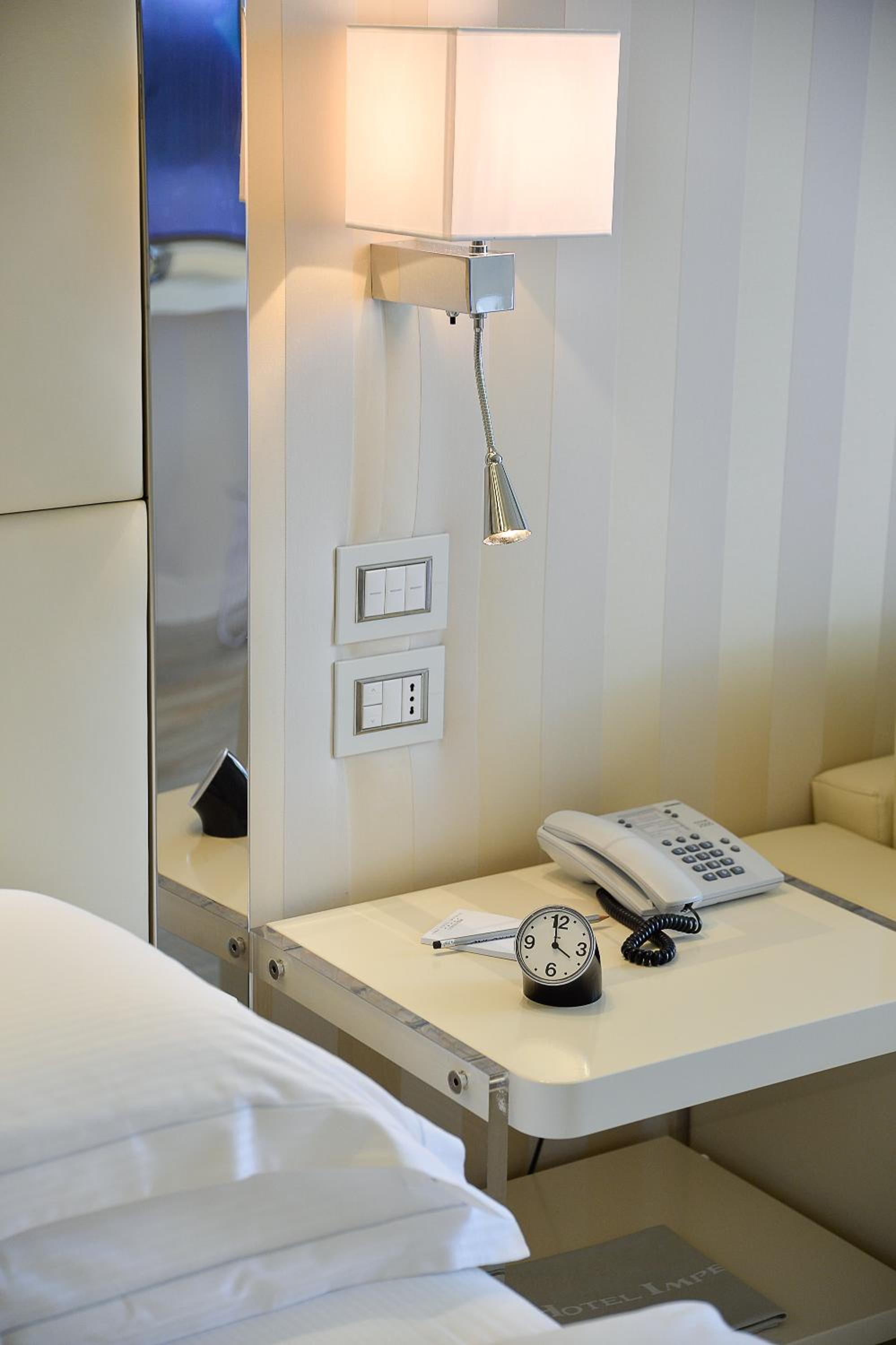 Junior Suite with Lake View - Photo 25