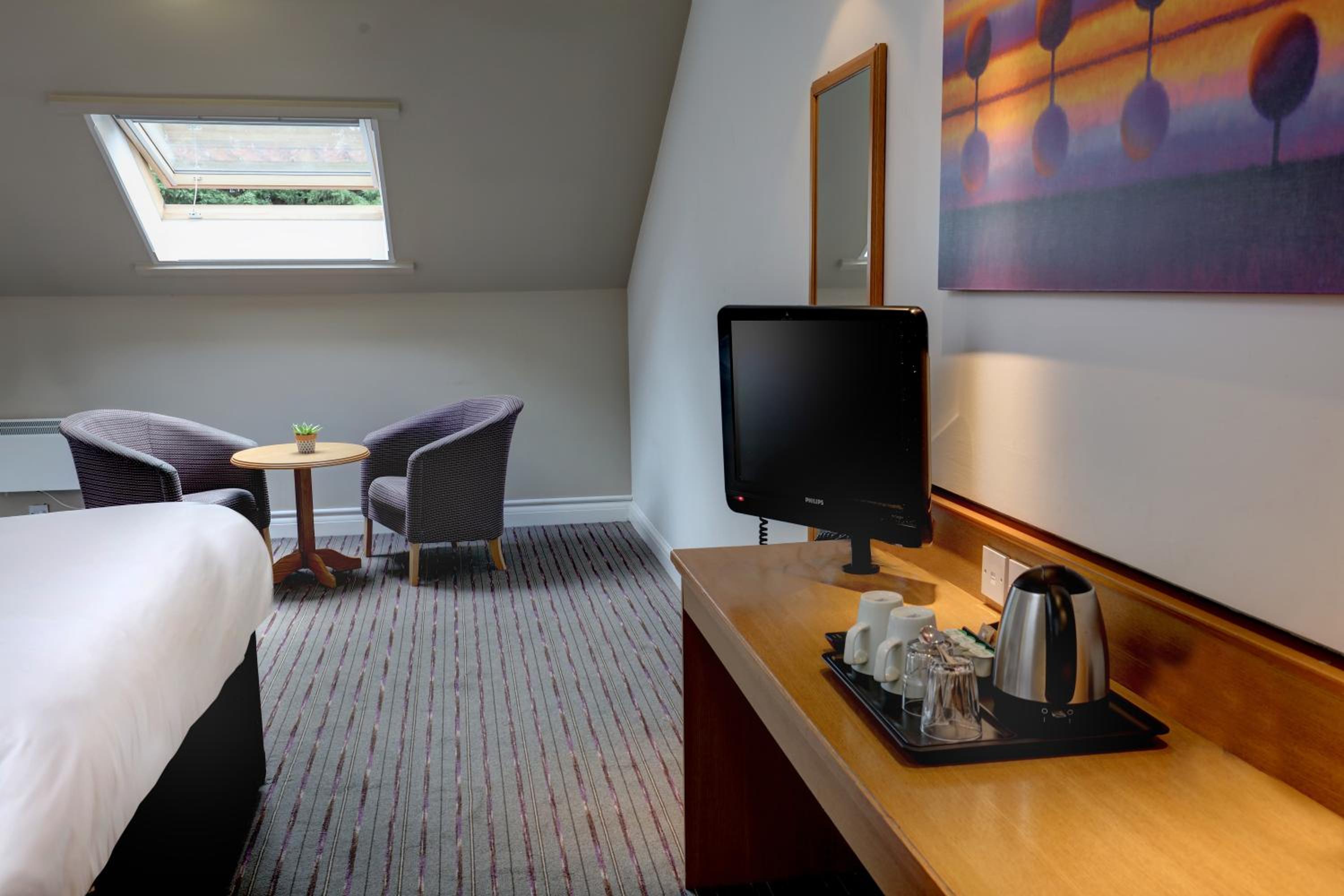 Double Room with Bath Tub - Disability Access/Non-Smoking  - Photo 4