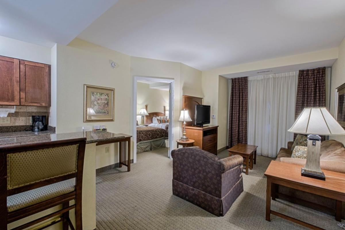 One-Bedroom Suite with Two Double Beds - Photo 1