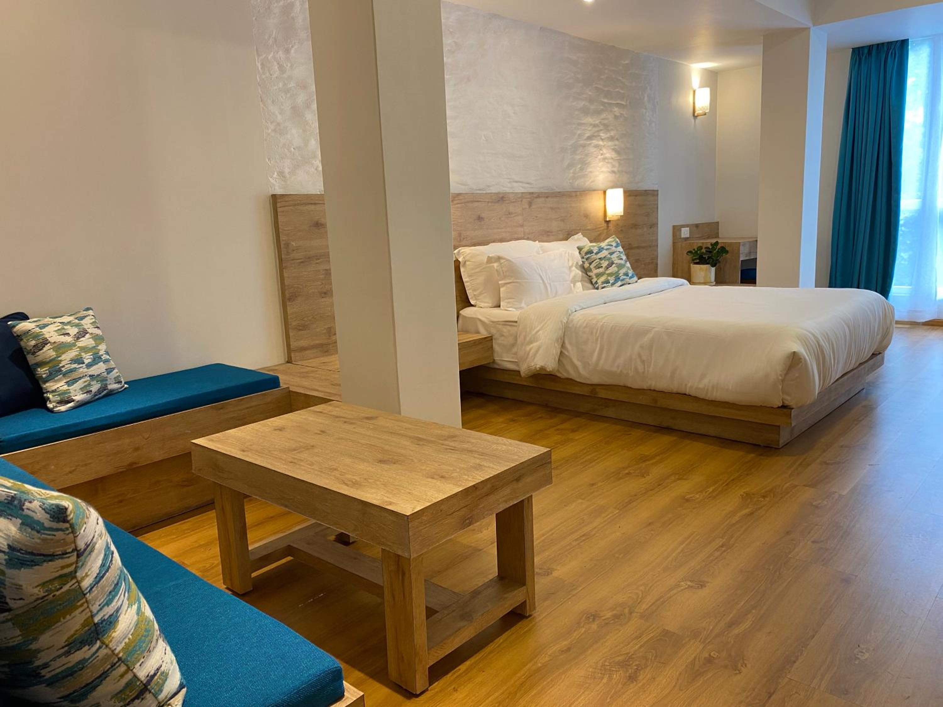 Deluxe Queen Room - Photo 4