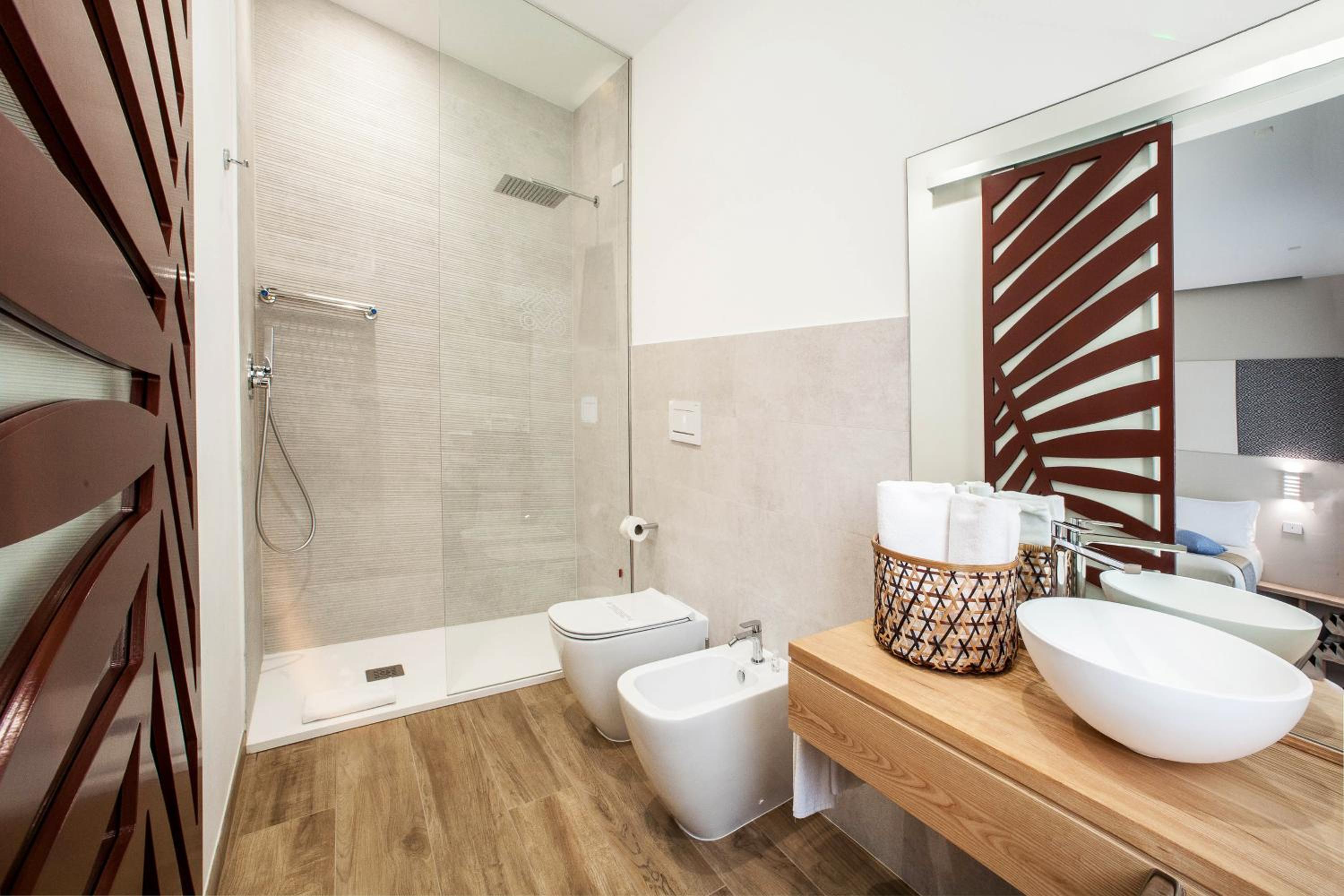 Deluxe Double or Twin Room with Pool Access - Photo 23